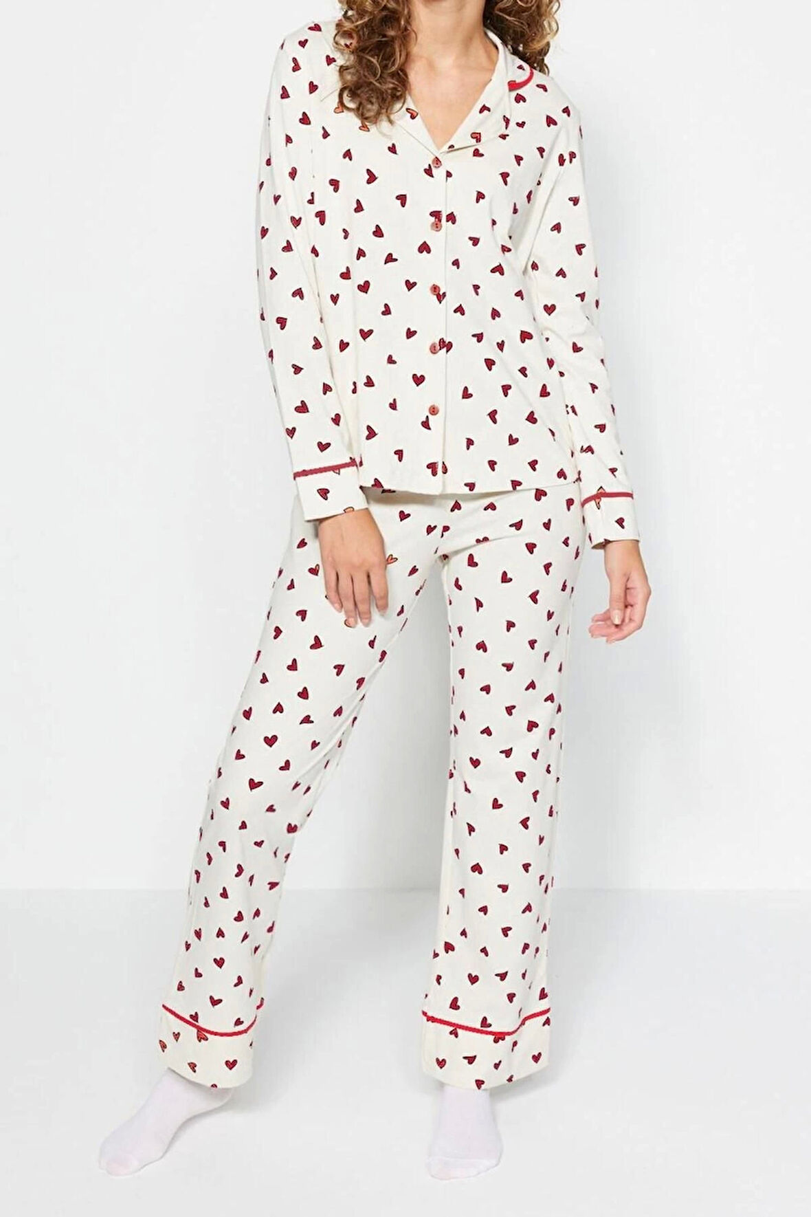 Kadın Moda Gömlek Yaka Boru Paça Uzun Kol %100 Pamuk Kalp Desenli Gömlek-Pantolon Örme Pijama Takımı