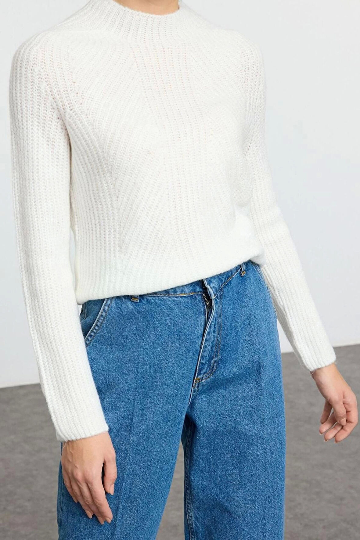 Kadın Moda Şık Dik Yaka Reglan Kol Regular Yumuşak Dokulu Triko Kazak