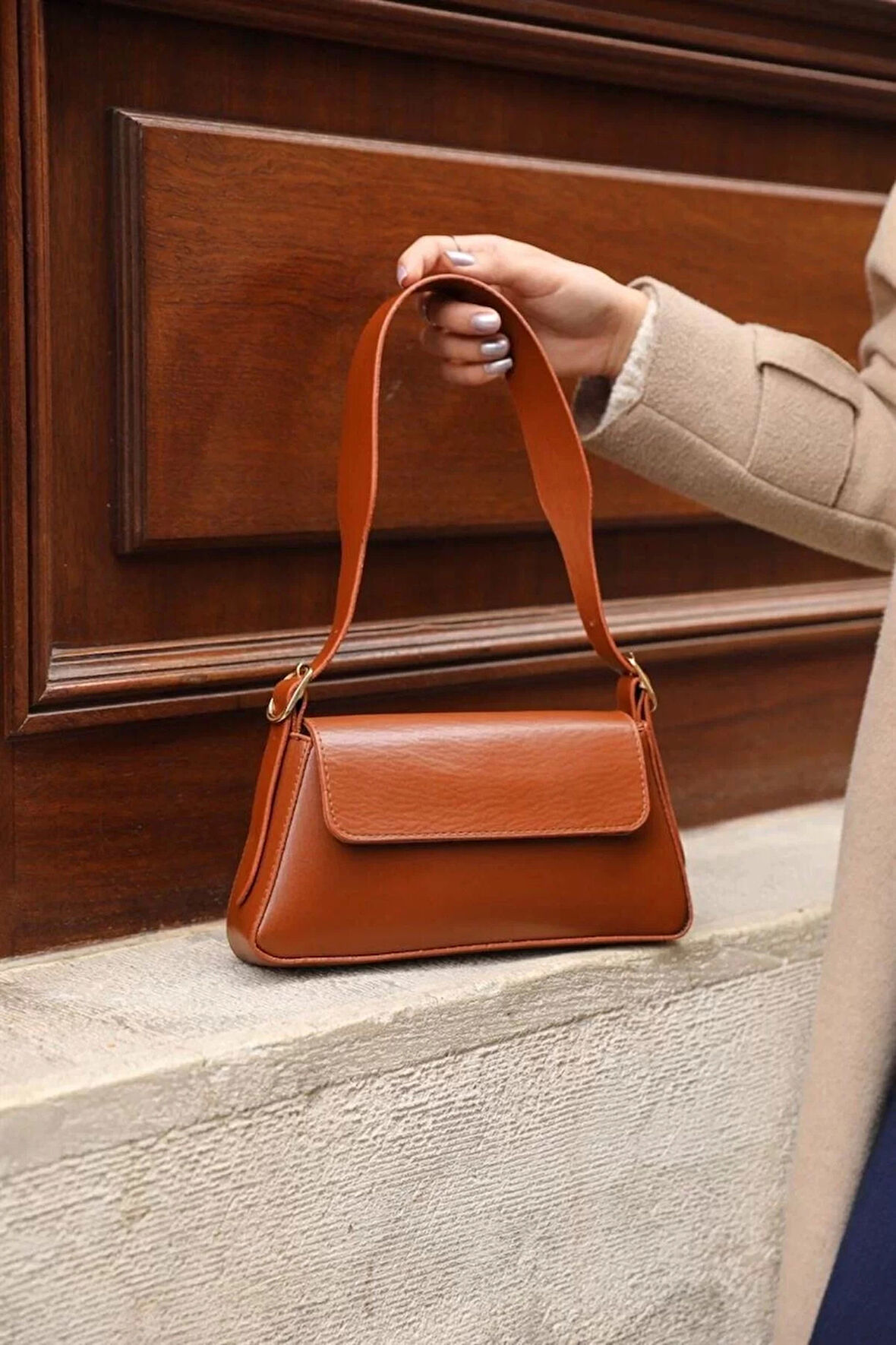 Kadın Süet Kapaklı Kol Çantası Minimal Şık Tasarım Günlük Kullanım Özel Tasarım Premium Kalite