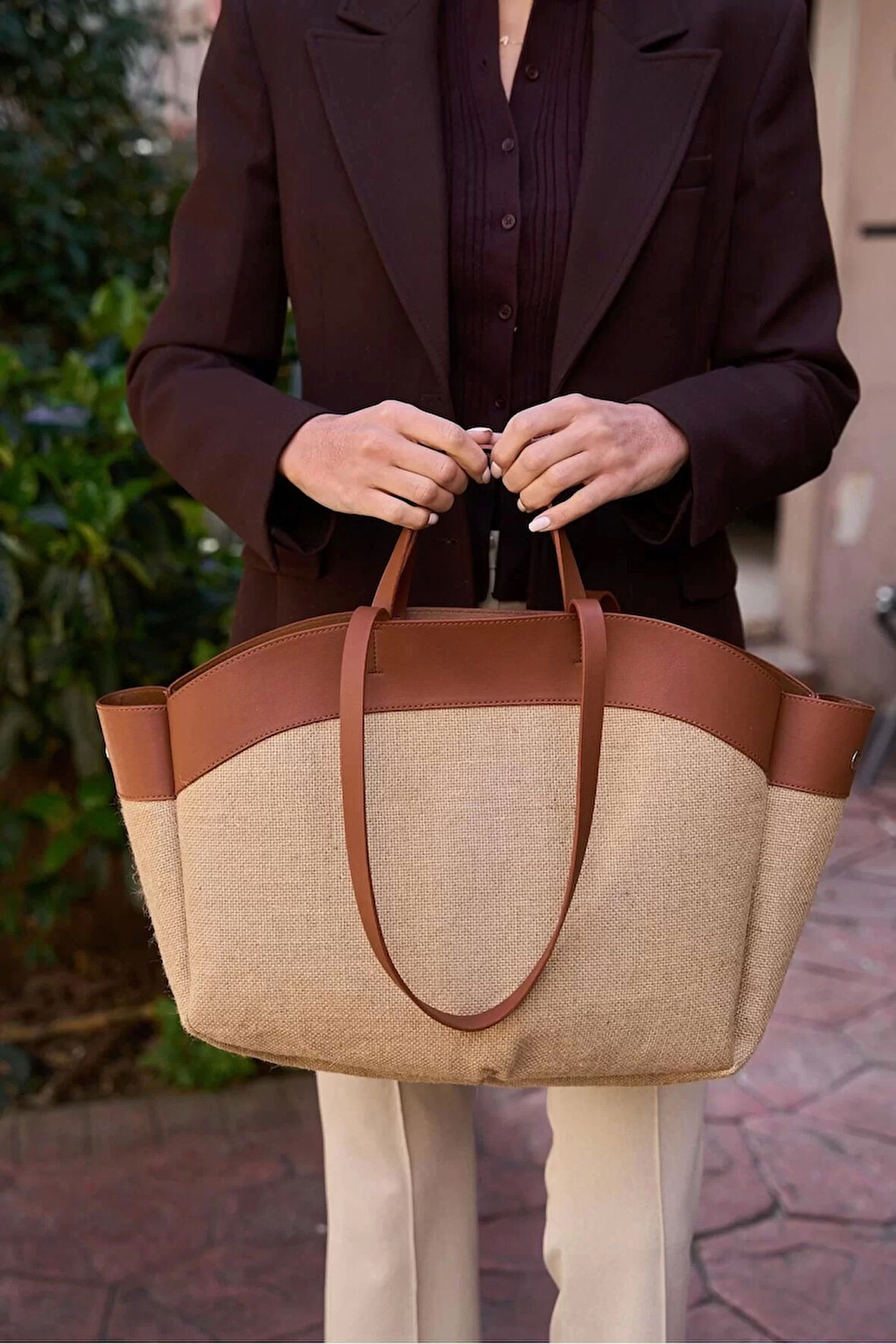 Kadın Büyük Tote Çanta Suni Deri Detaylı Geniş Hacimli Omuz Çantası Modern Stil Özel Tasarım