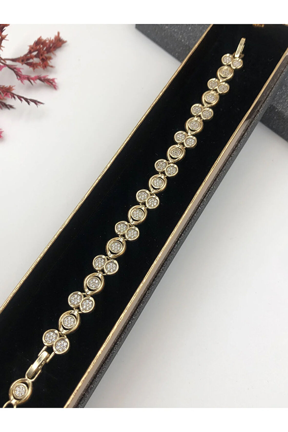 Şıklığın Tamamlayıcısı! Xuping Altın Renk Kadın Bileklik 14 K Gold Renk 18 Cm kutulu Renk Atmaz