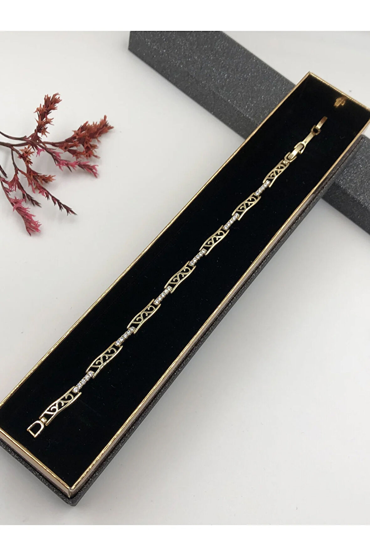 Şıklığın Tamamlayıcısı! Xuping Altın Renk Kadın Bileklik 14 K Gold Renk 17+2 Cm kutulu Renk Atmaz