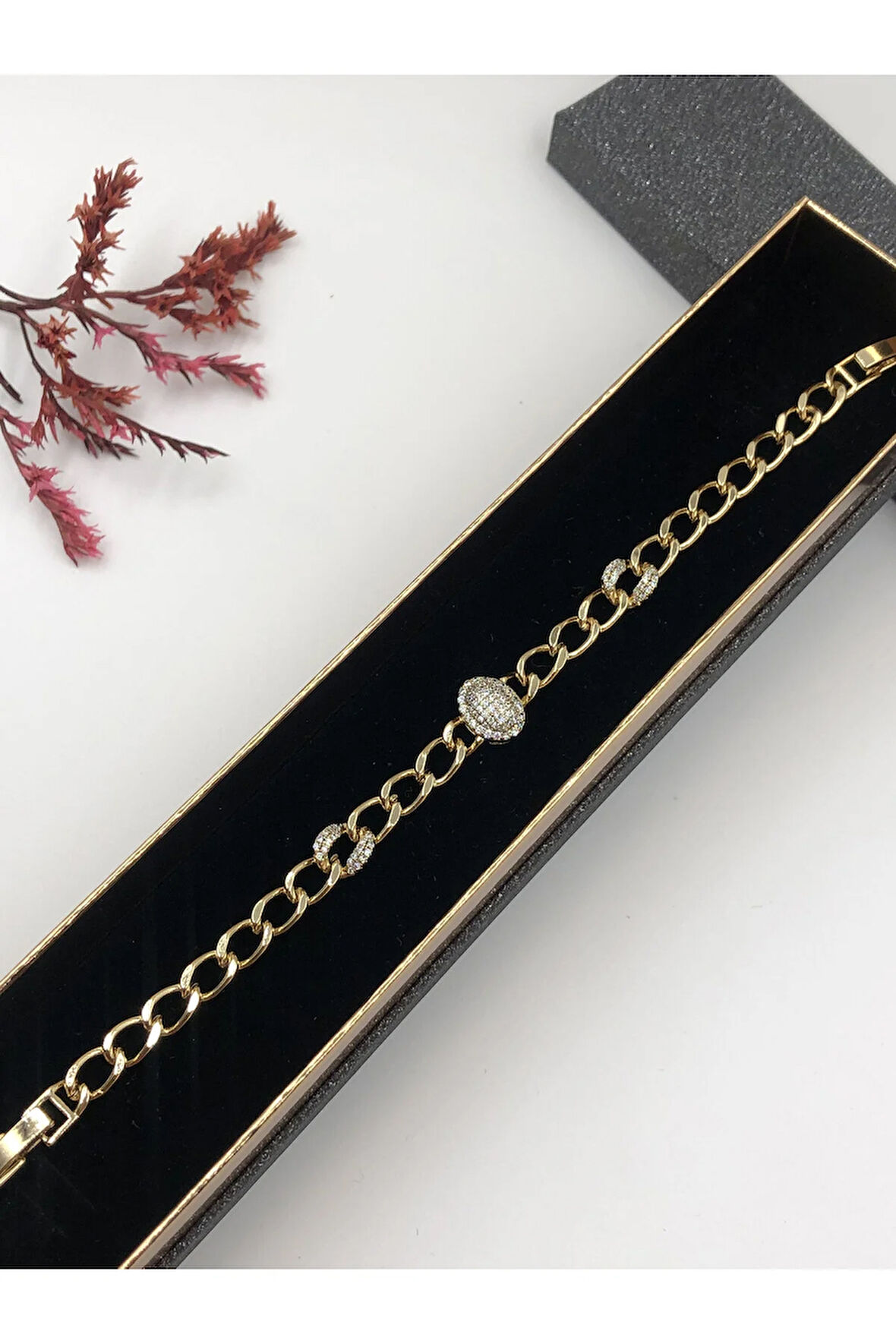 Şıklığın Tamamlayıcısı! Xuping Altın Renk Kadın Bileklik 14 K Gold Renk 17+2 Cm kutulu Renk Atmaz