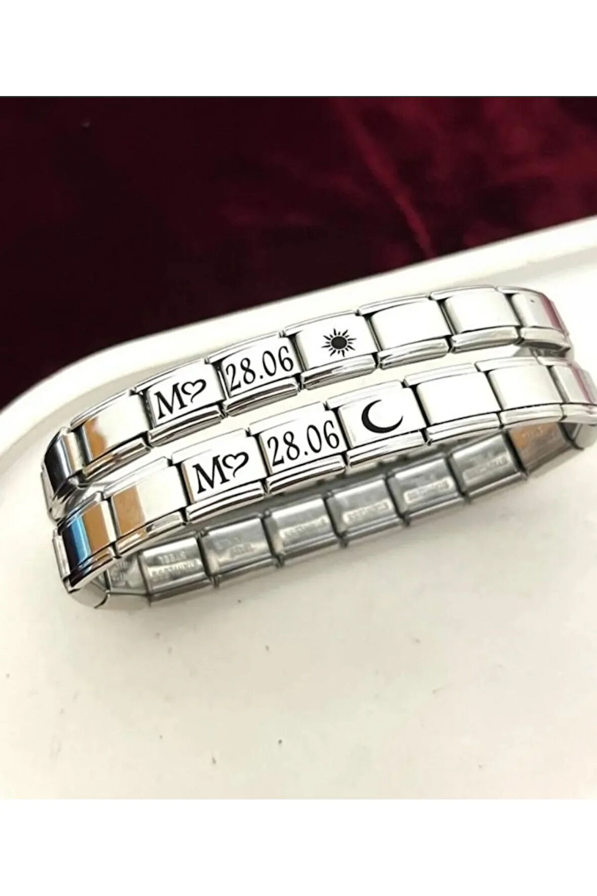 Kişiye Özel İsimli Kalpli Tarihli ay ve güneşli 2 adet italyan çelik charm bileklik kişiye özel