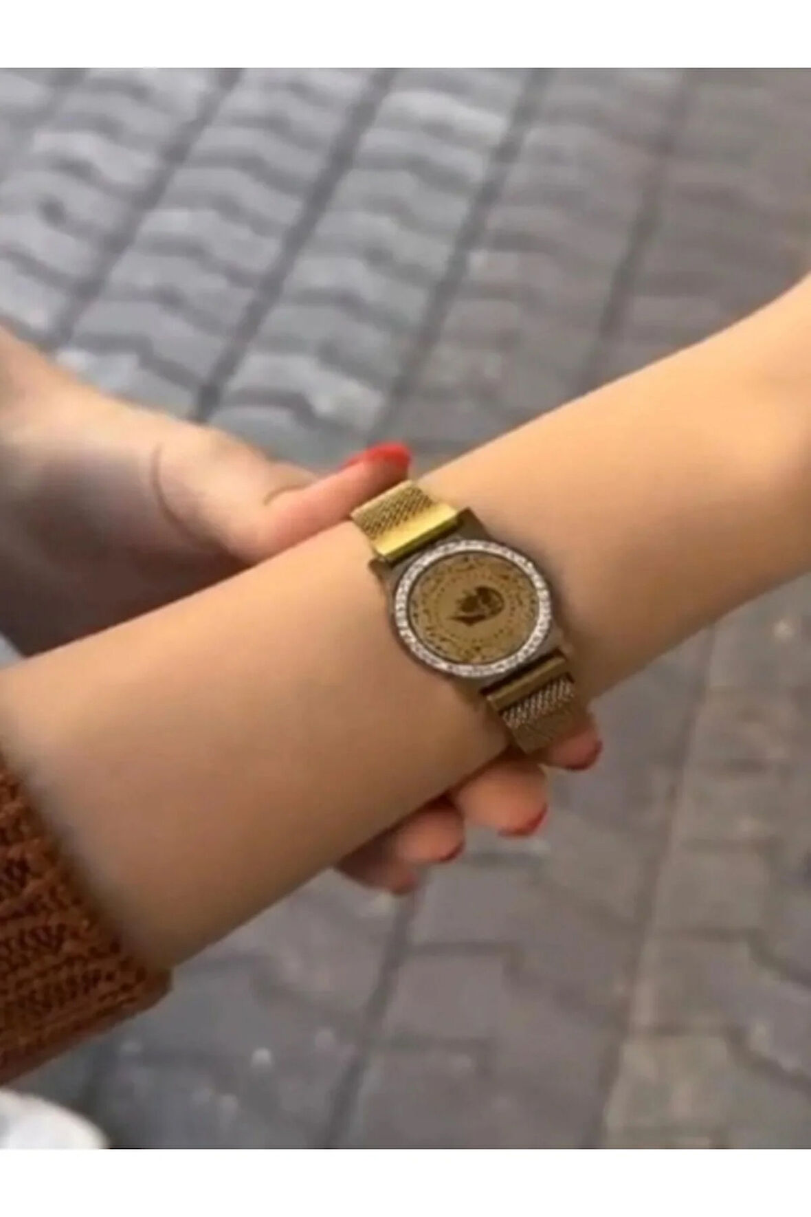 Çelik Gold Renk Hasır Zirkon Taşlı Çeyrek Altın Model  Mıknatıslı Kadın Her Bileğe Uygundur