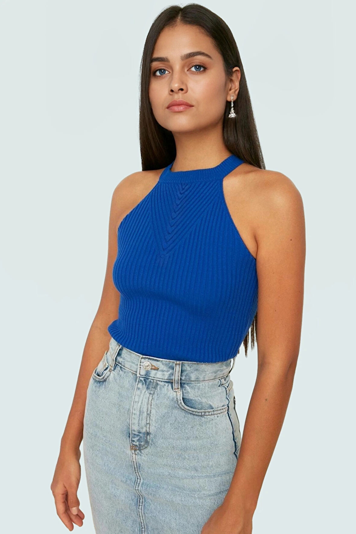 Kolsuz Triko Bluz 100% Akrilik Halter Yaka Regular Kesim Cepsiz Mükemmel Uyum