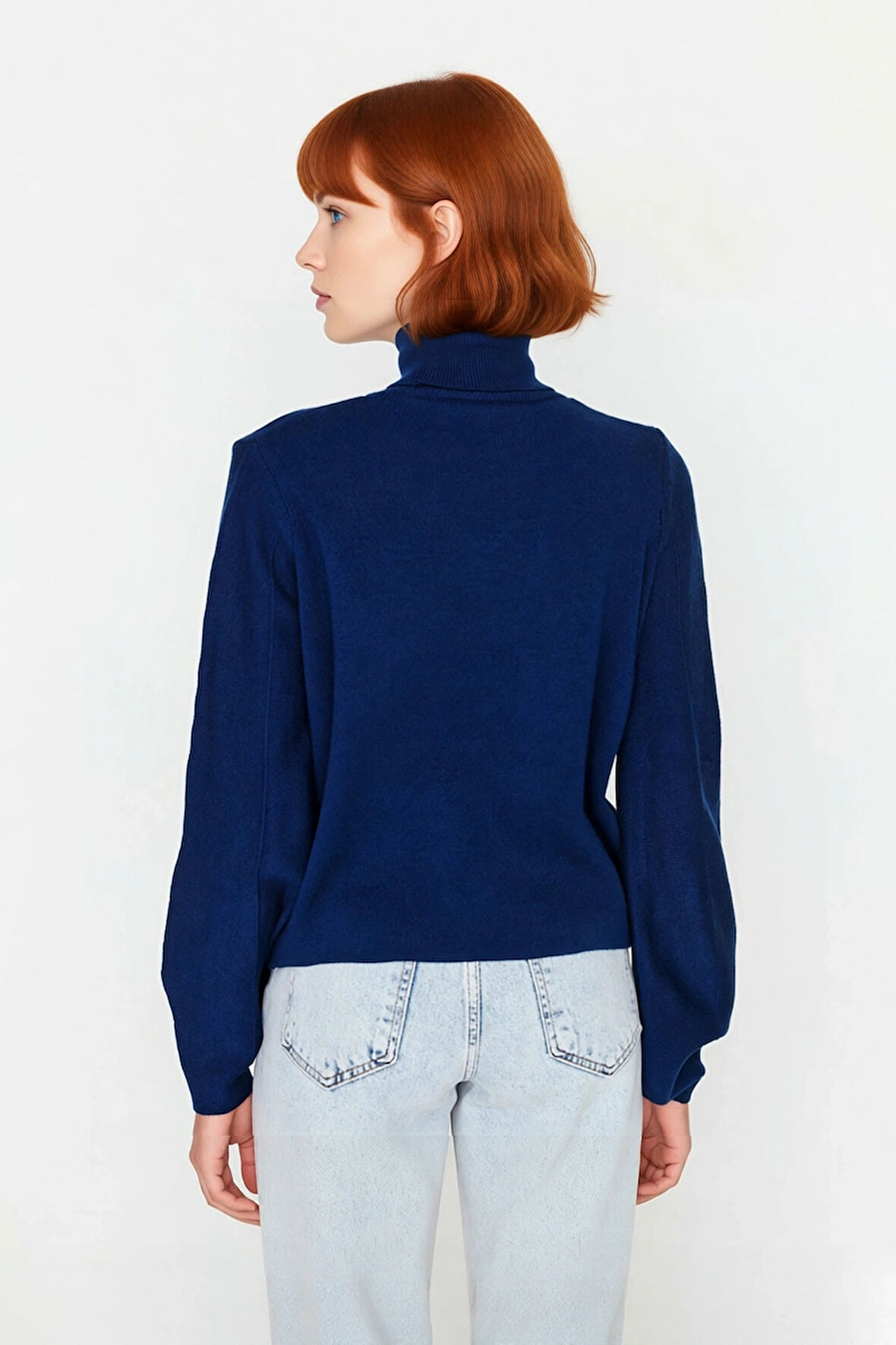 Kadın Basic Oversize Balıkçı Yaka Triko Kazak Standart Kol Rahatlığıyla Kış Sezonu Vazgeçilmezi