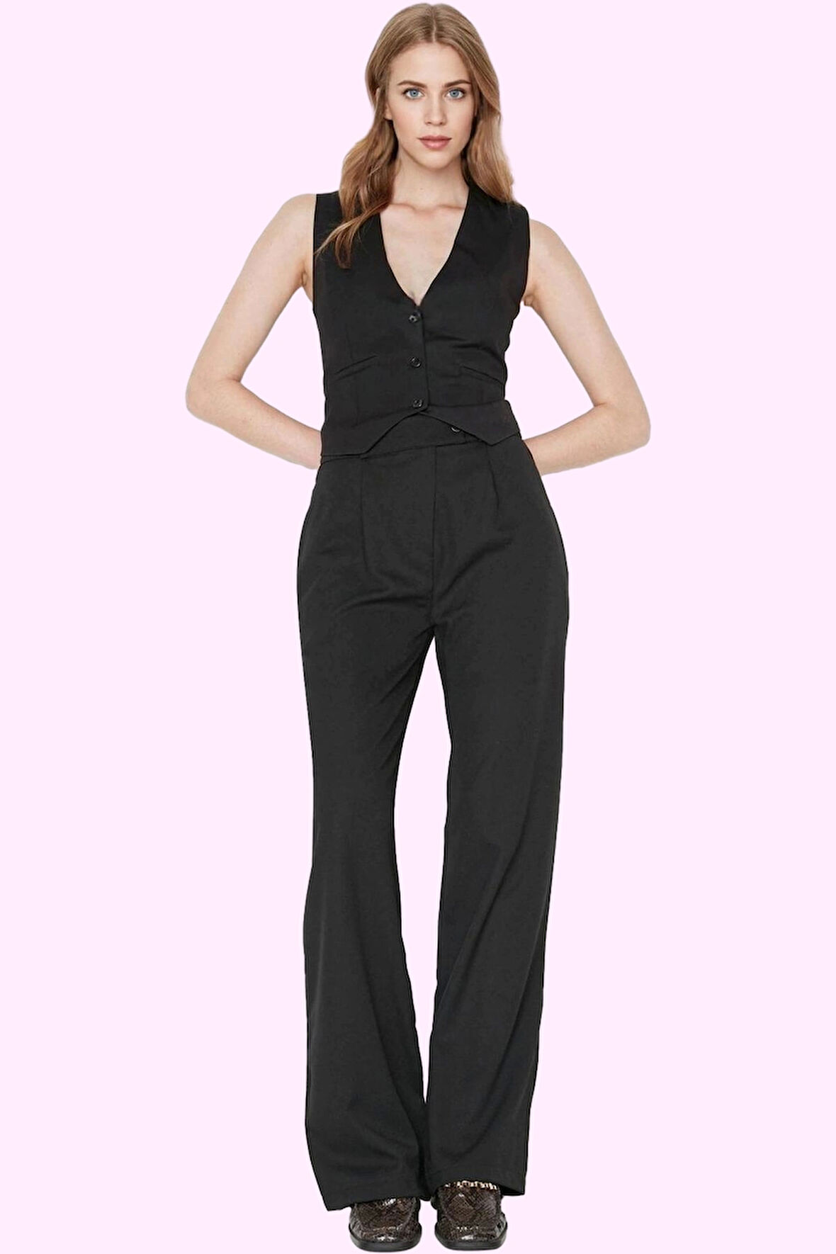 Kadın Uzun Boy Geniş Paça Pantolon Şıklık ve Rahatlığın Buluştuğu Nokta Yaz Aylarının Vazgeçilmezi