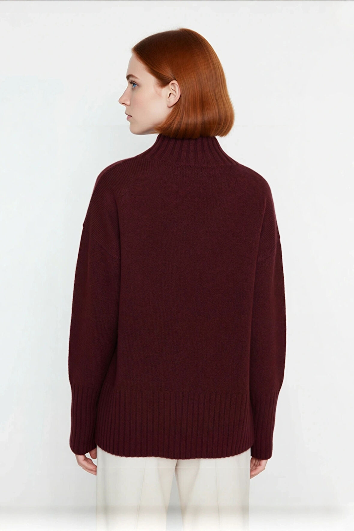 Kadın Basic Düz Desen Oversize Kesim Dik Yaka Triko Kazak Reglan Kol Kış Aylarının Konforlu Şıklığı