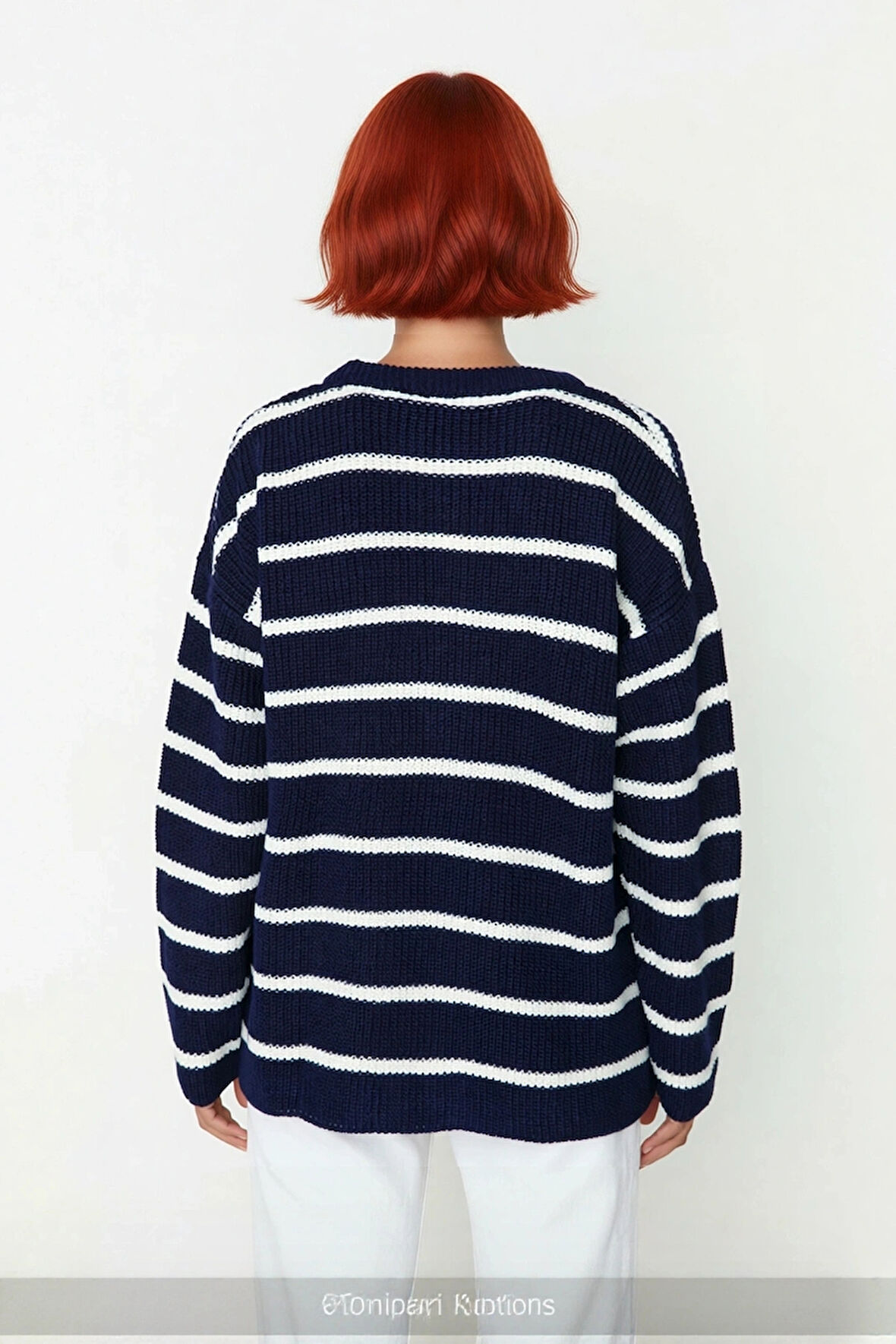 Kadın Çizgili Oversize Triko Kazak Bisiklet Yaka Tasarımı ile Uzun Kollu Kış Günlerinin Yıldızı