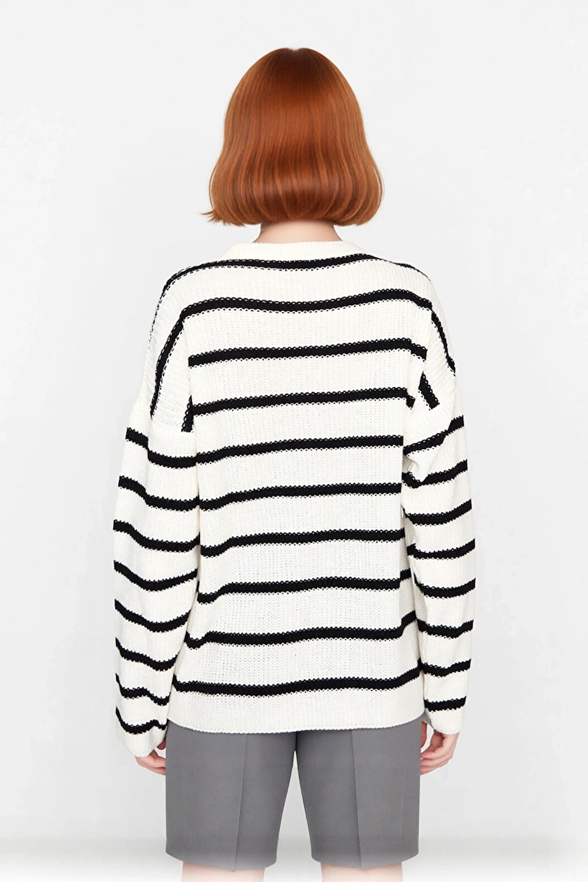 Kadın Çizgili Oversize Triko Kazak Bisiklet Yaka Tasarımı ile Uzun Kollu Kış Günlerinin Yıldızı