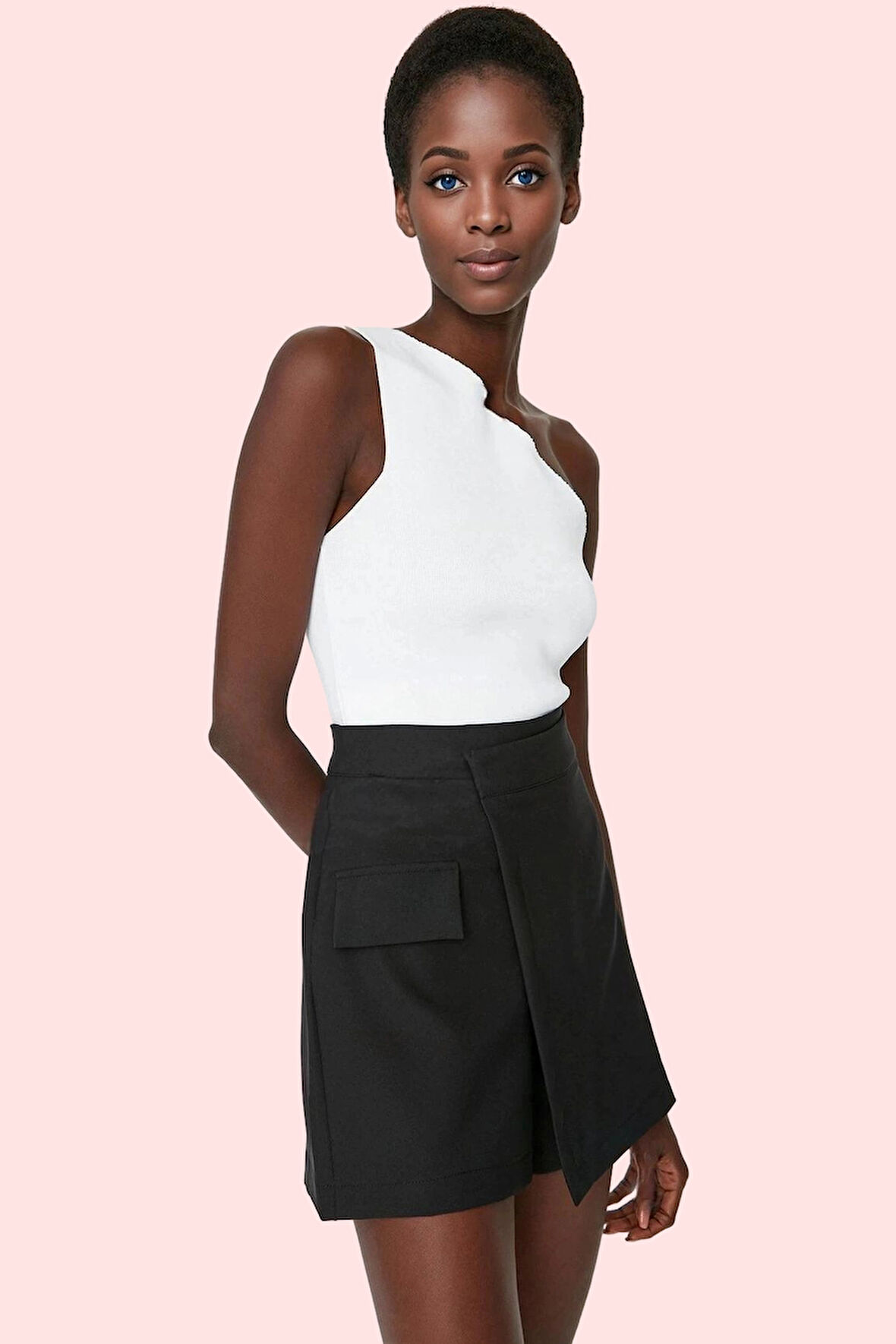 Kadın Kemerli Şort Etek Polyester Viskoz Elastan Yüksek Bel Dokuma Finike Günlük Kombinler