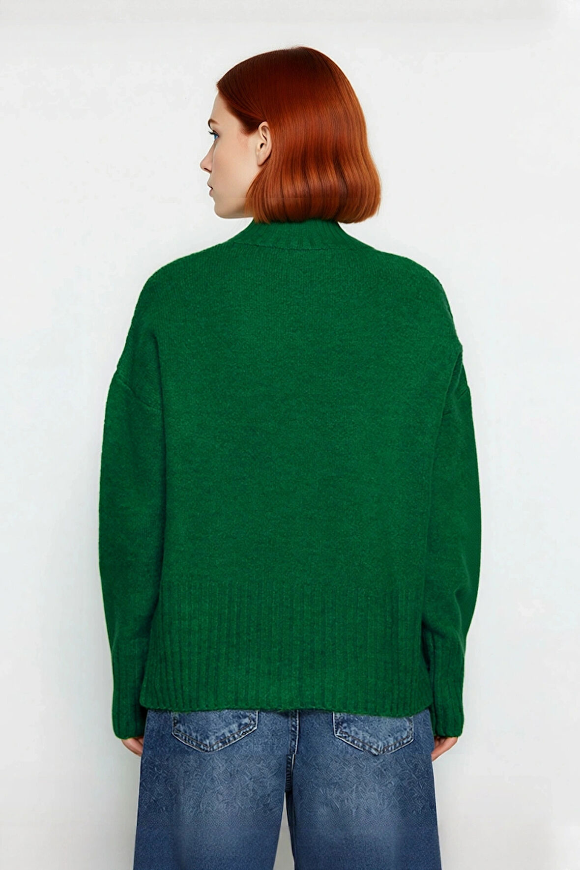 Kadın Basic Düz Desen Oversize Kesim Dik Yaka Triko Kazak Reglan Kol Kış Aylarının Konforlu Şıklığı