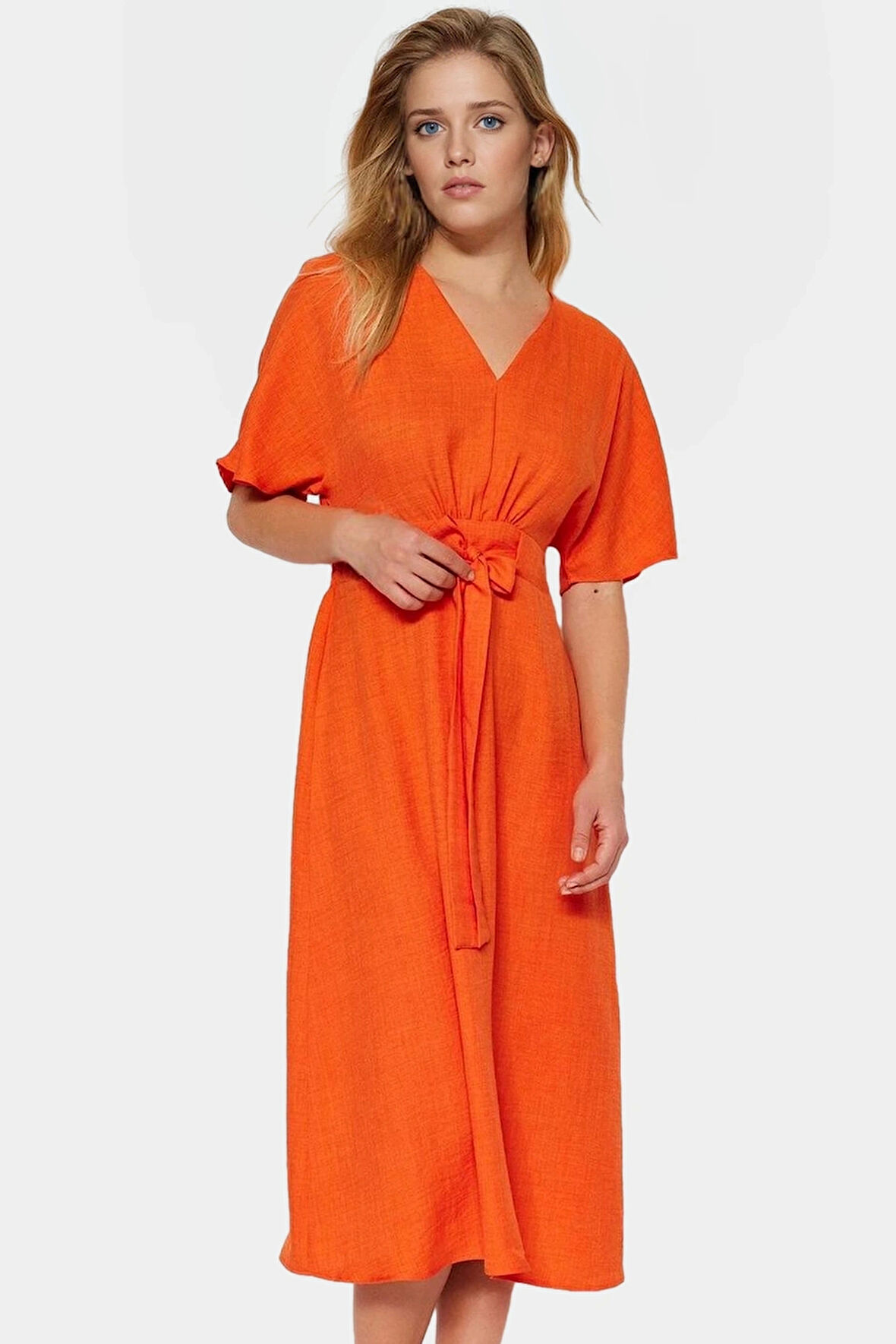 Nefes Alan Polyester Midi Elbise A Kesim V Yaka Kuşak Detayı Özenle Seçilmiş Rahat Kullanım