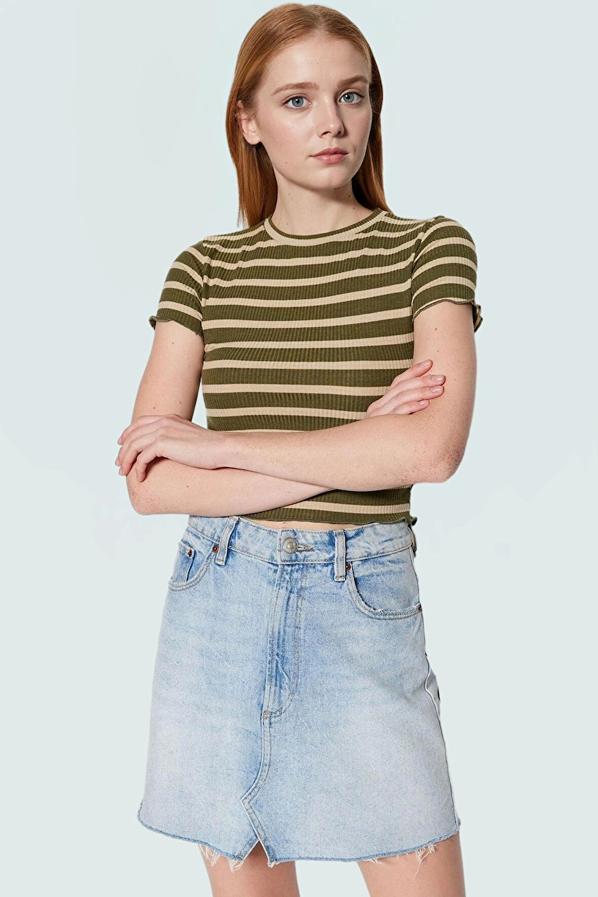 Viskoz Polyester Karışımlı Çizgili Crop Bluz Fitted Kalıp Kısa Kol Rahat Kullanım