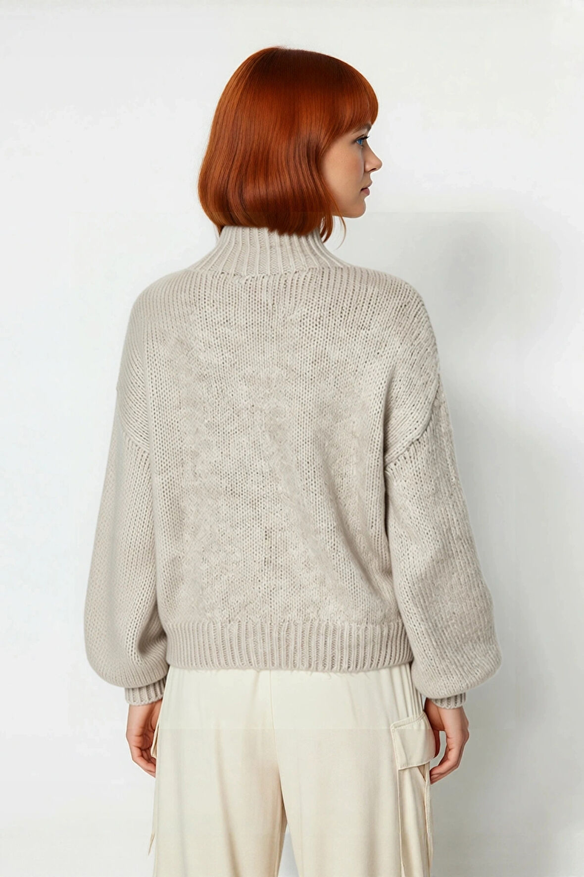 Kadın Kalın Oversize Triko Kazak Dik Yaka Detayıyla Casual Kombinlerin Vazgeçilmezi Kaliteli