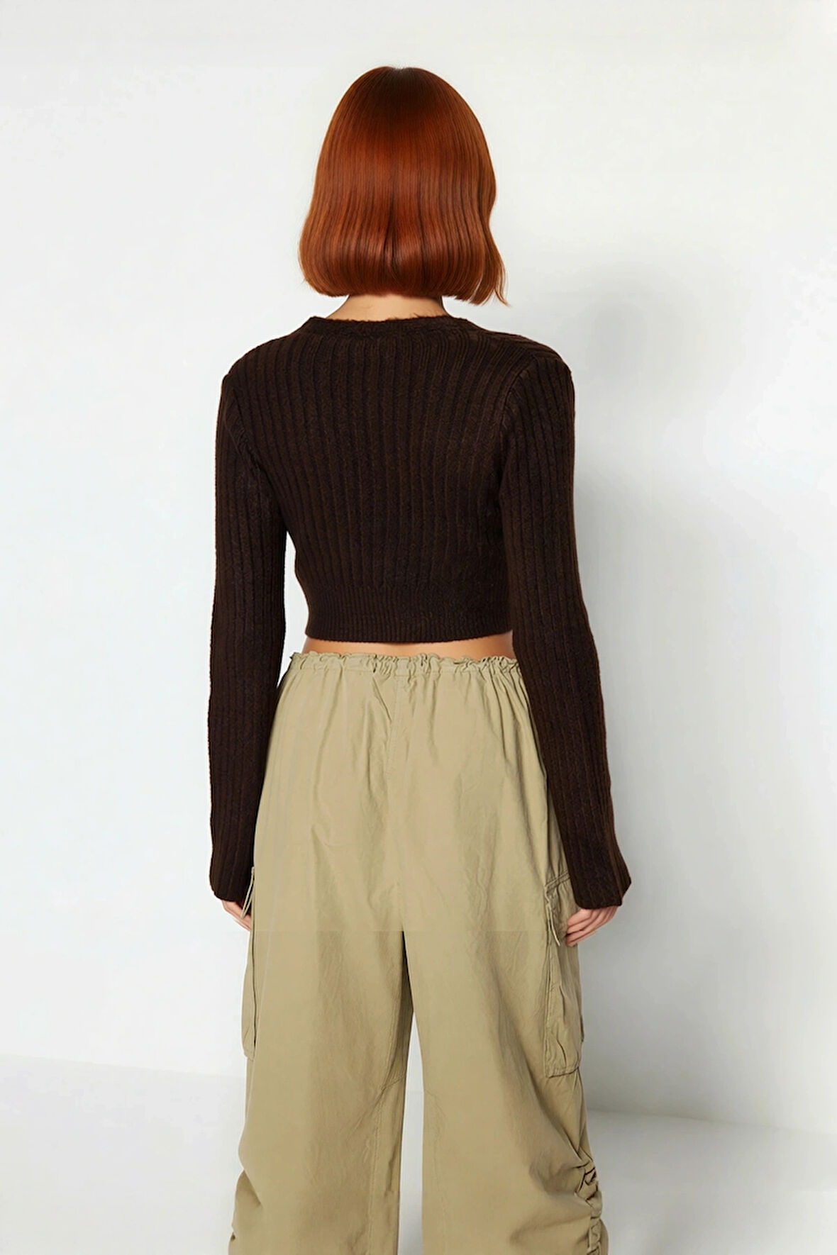 Kadın Antrasit Crop Boy Fitted Kruvaze Triko Kazak Günlük Şıklık ve Konforu Kış Sezonuna Taşır