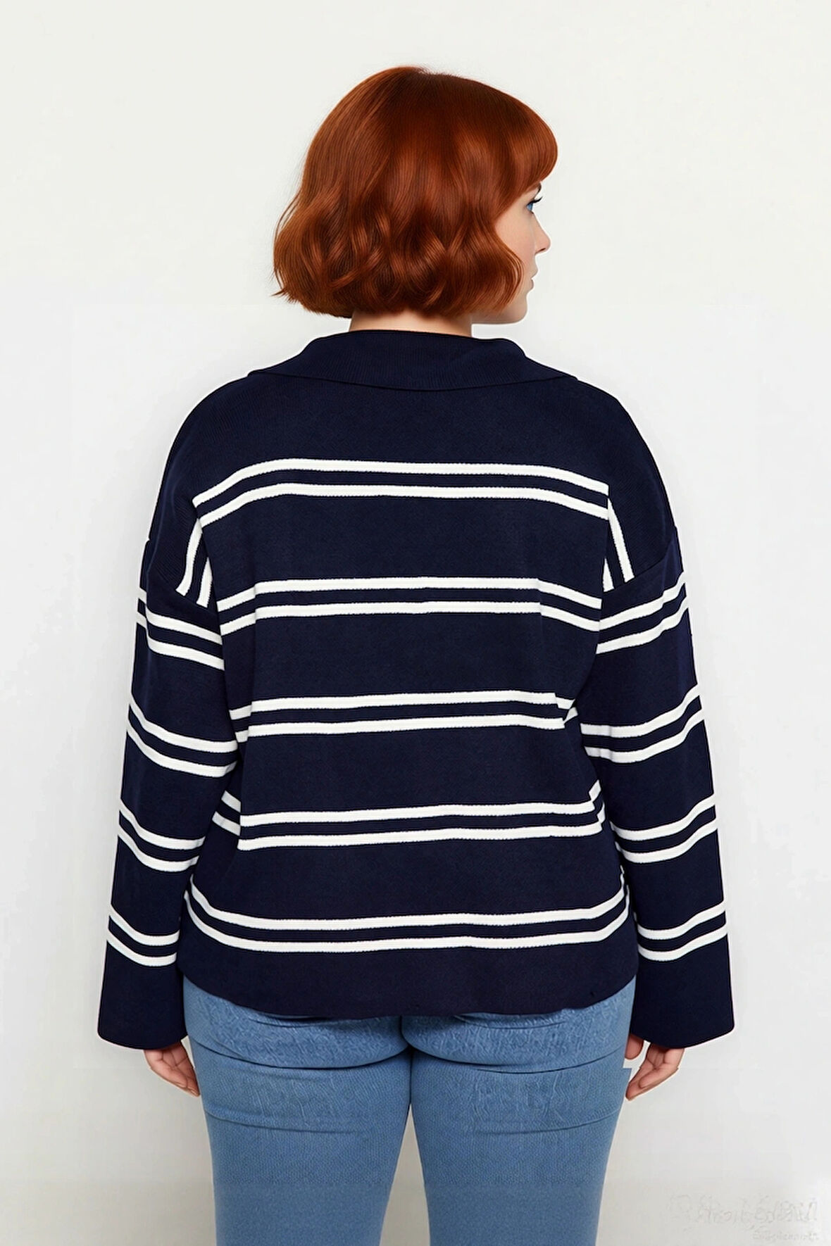 Kadın Triko Çizgili Polo Yaka Kazak Relaxed Kesimiyle Konforlu Ve Şık Bir Kış Kombini Yaratır