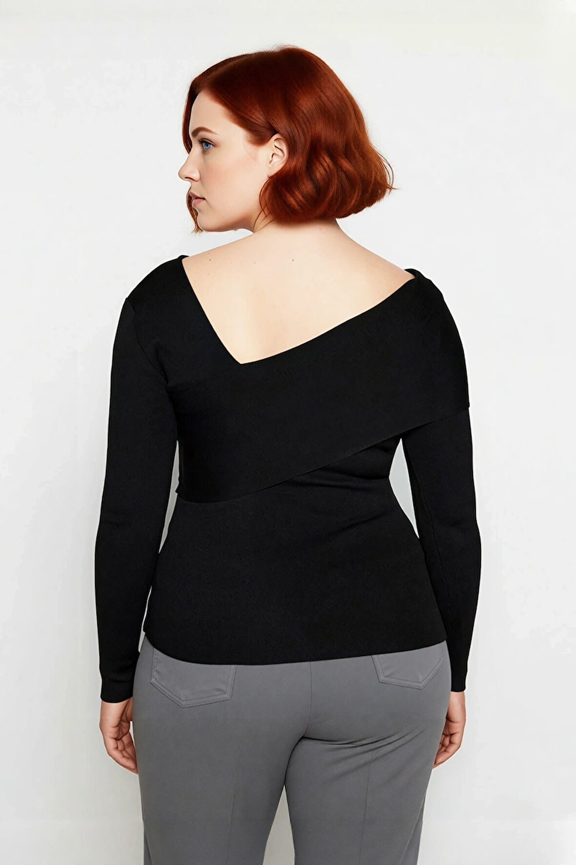 Şık Kadın Asimetrik Yaka Uzun Kollu Triko Kazak Modern Tasarımıyla Her Anınıza Zarafet Katıyor