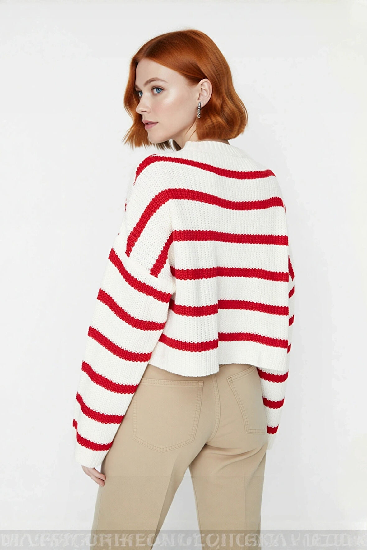 Kadın Crop Boy Akrilik Triko Kazak Bisiklet Yaka Geniş Kalıp Çizgili Soğuk Havalara Uygun Kaliteli