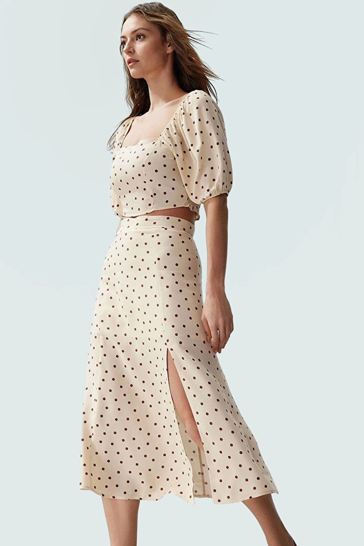 Viskoz Dokuma Puantiyeli Bluz Etek Takım Midi Boy Yırtmaçlı Uzun Ömürlü Dayanıklı Malzeme