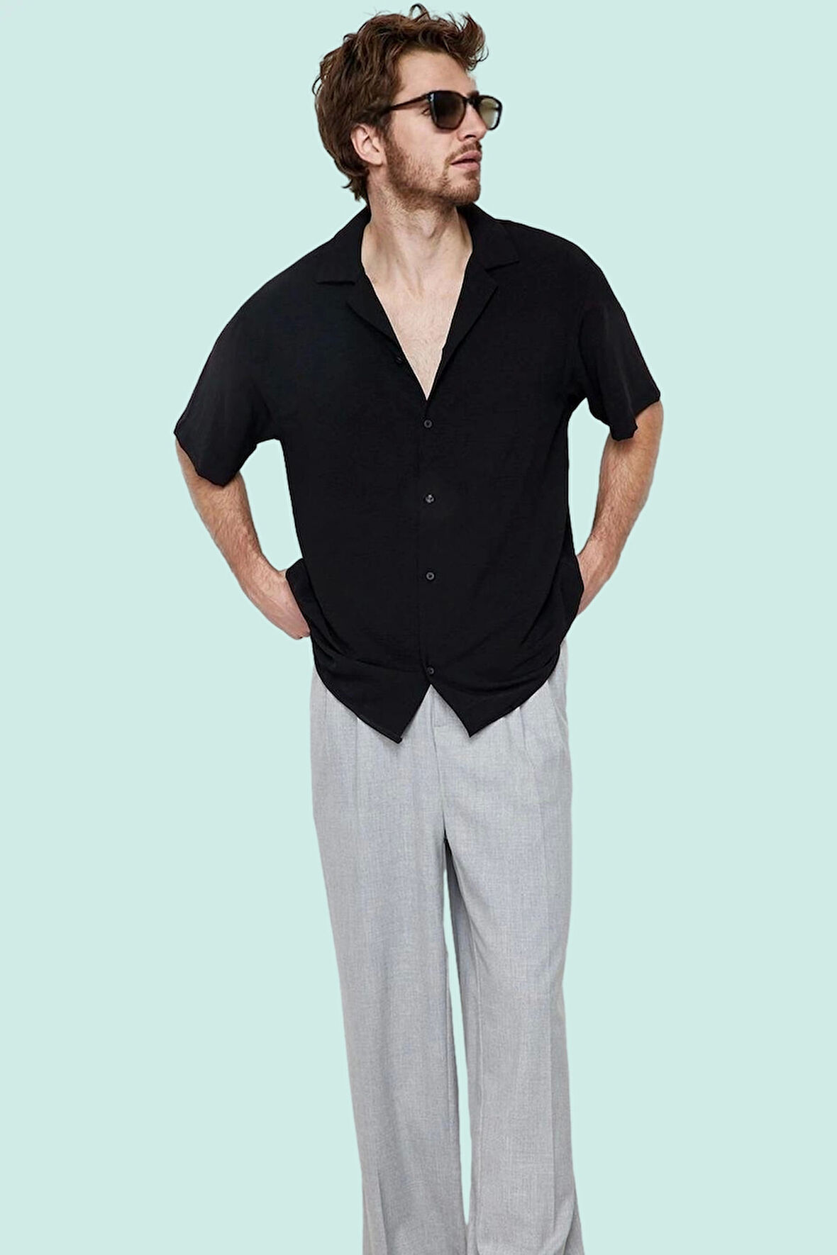 Erkek Yazlık Kısa Kollu Gömlek; Apaş Yaka; Oversize; Beyaz; Günlük Stil Yaz Aylarının Vazgeçilmezi