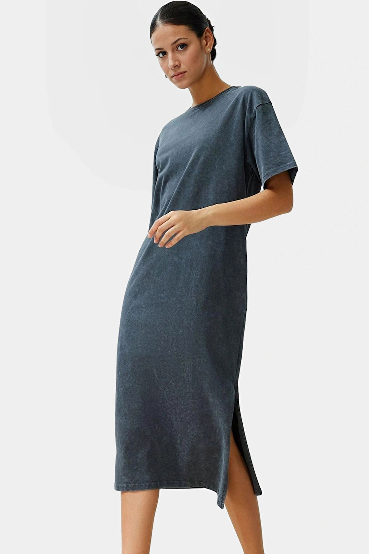 Yazlık %Pamuk Midi Elbise Eskitme Efektli ve Yırtmaçlı Konforlu Kesim Modern Stil