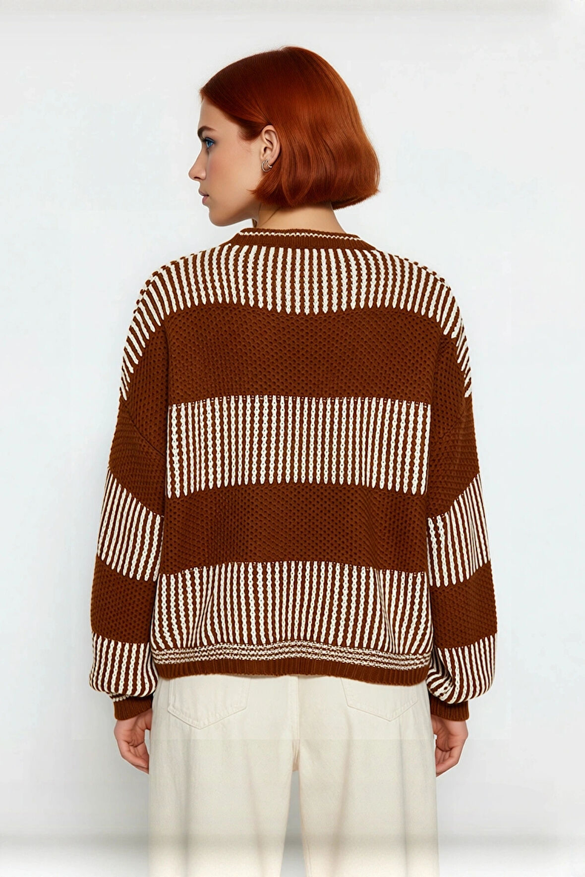 Kadın Basic Siluet Uzun Kollu Oversize Kesim Renk Bloklu Pike Dokuma Triko Kazak Kış Kombinlerinin