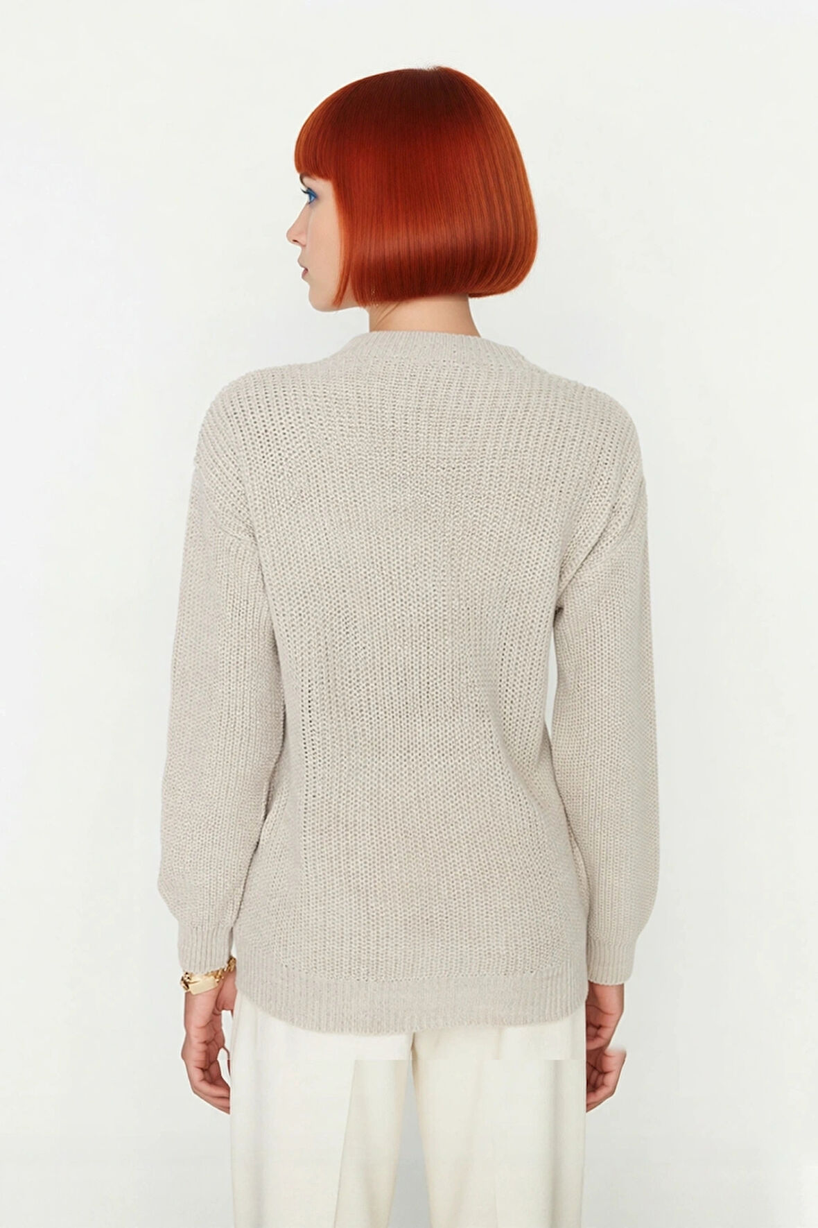 Kadın Akrilik Regular Kalıp Triko Kazak V Yaka Ajurlu Düşük Kol Kışın Günlük Kullanım İçin İdeal.