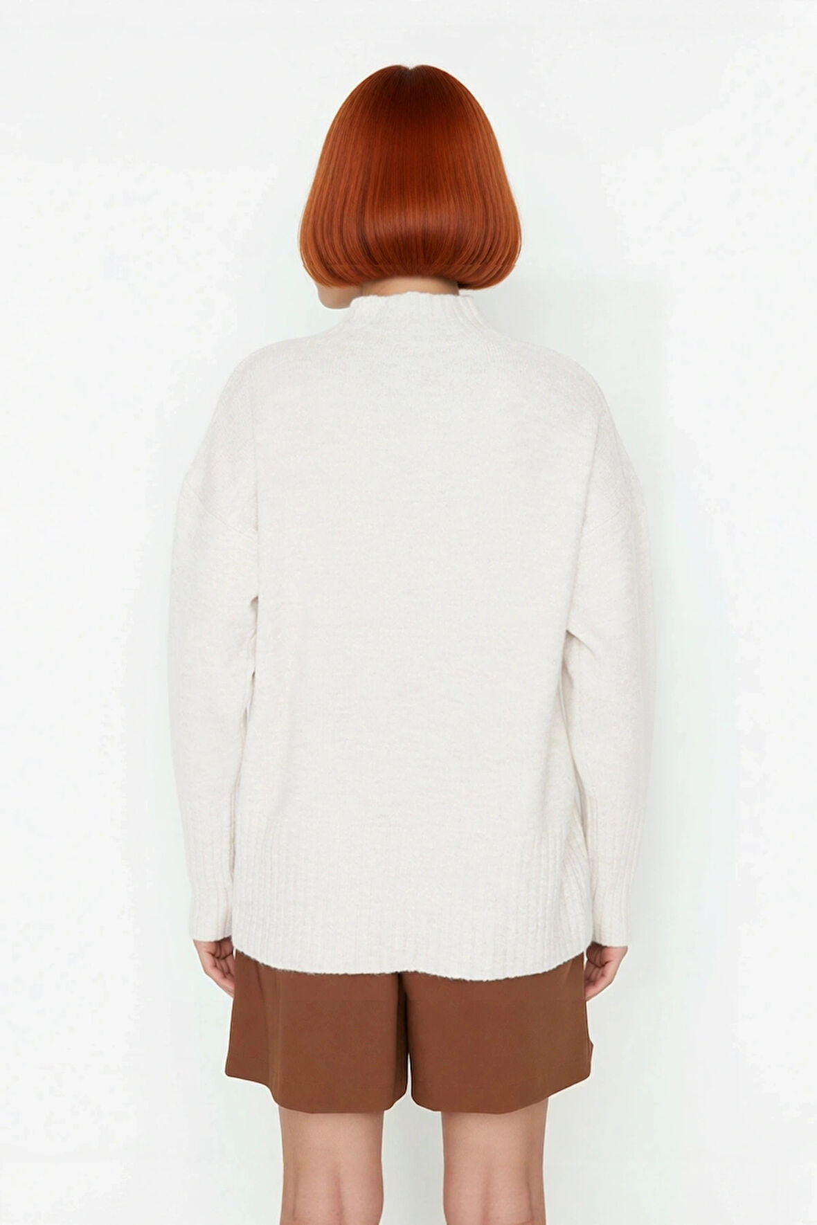 Kadın Basic Düz Desen Oversize Kesim Dik Yaka Triko Kazak Reglan Kol Kış Aylarının Konforlu Şıklığı