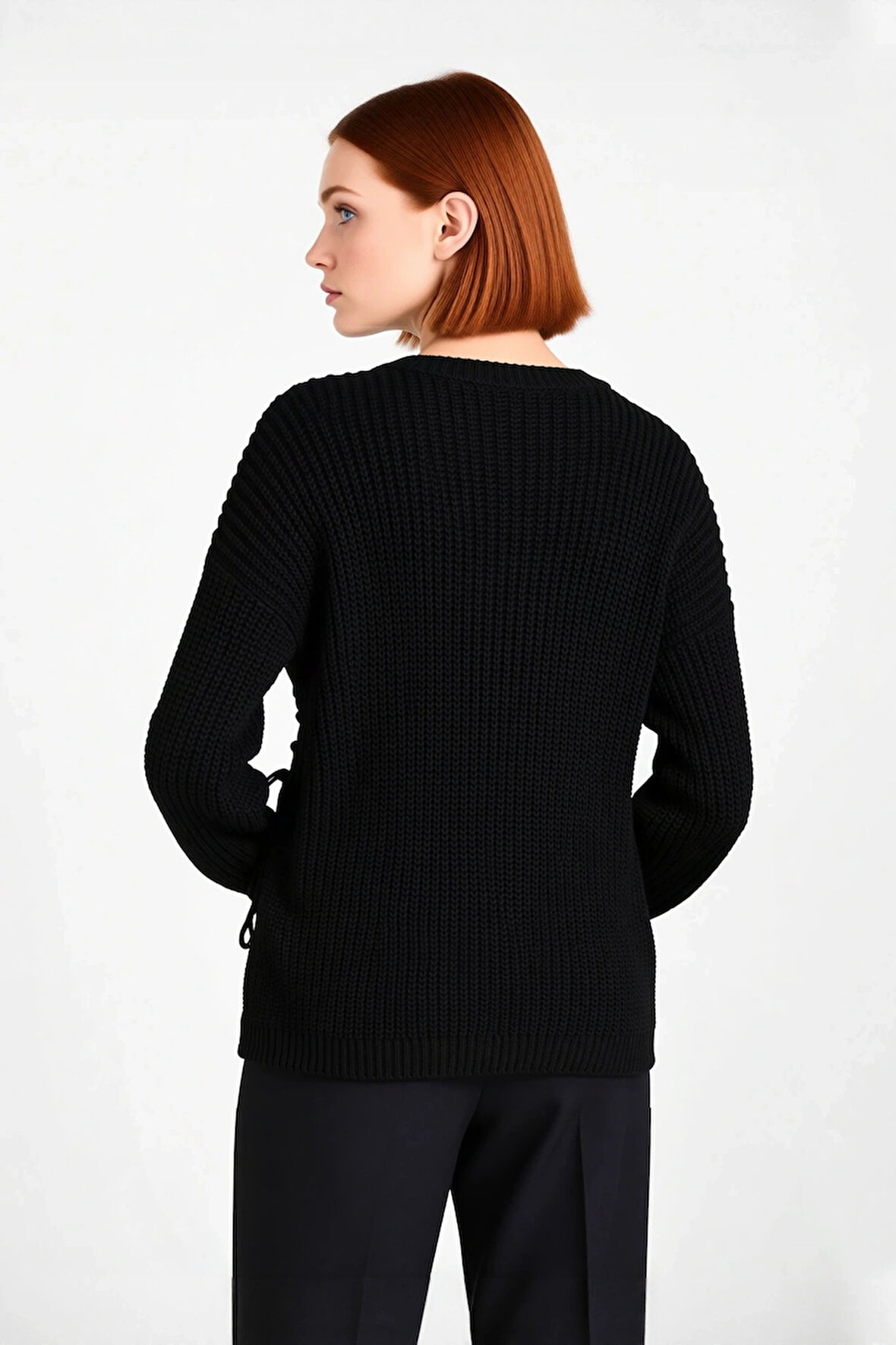 Kadın Modern Antrasit Akrilik Triko Kazak Bağcık Detaylı Relaxed Kesim Kış Modası İçin Şık Seçim