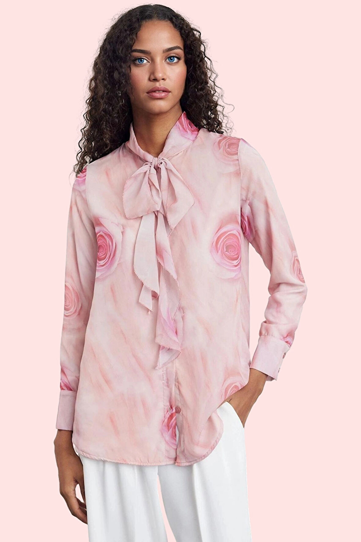 Kadın Nefes Alan Şifon Dokuma Gömlek Uzun Kollu Dik Yaka Gül Desenli Yaz Aylarının Vazgeçilmezi