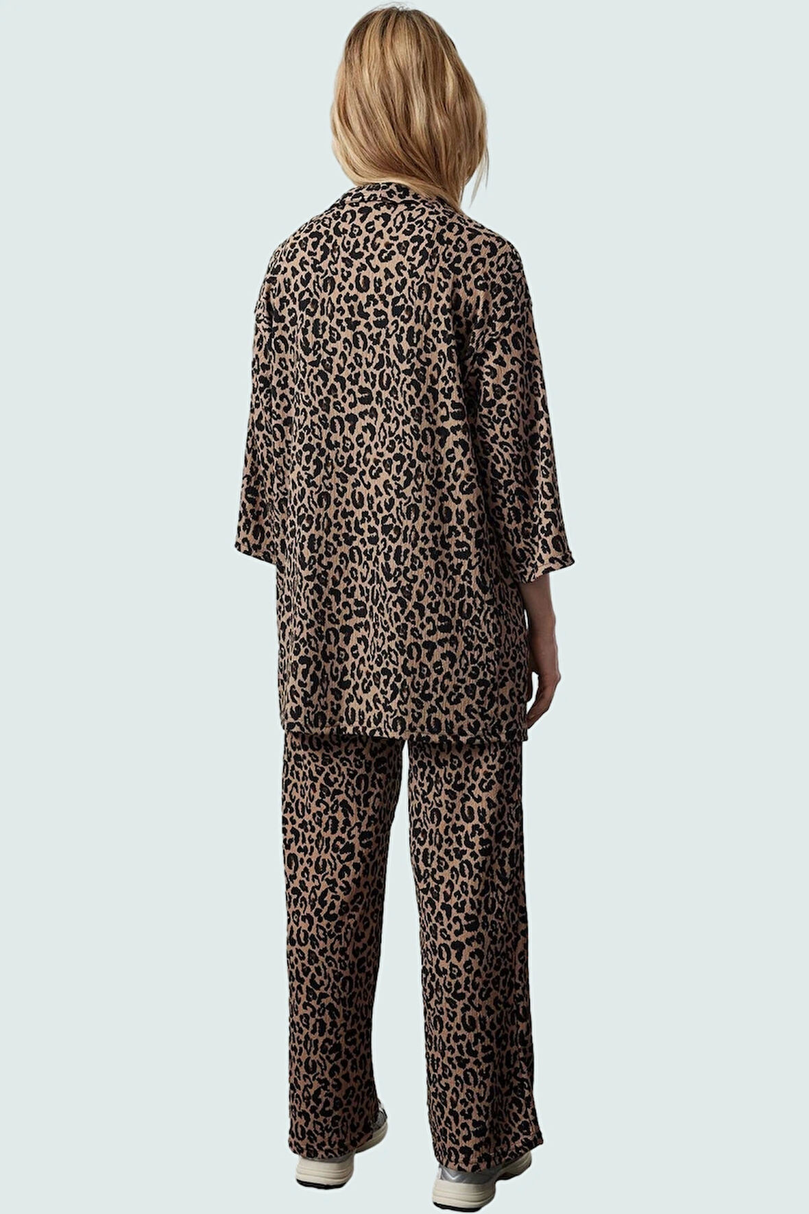 Şık Leopar Desenli Kimono Takım Nefes Alan Polyester Kumaş Görünüm Profesyonel