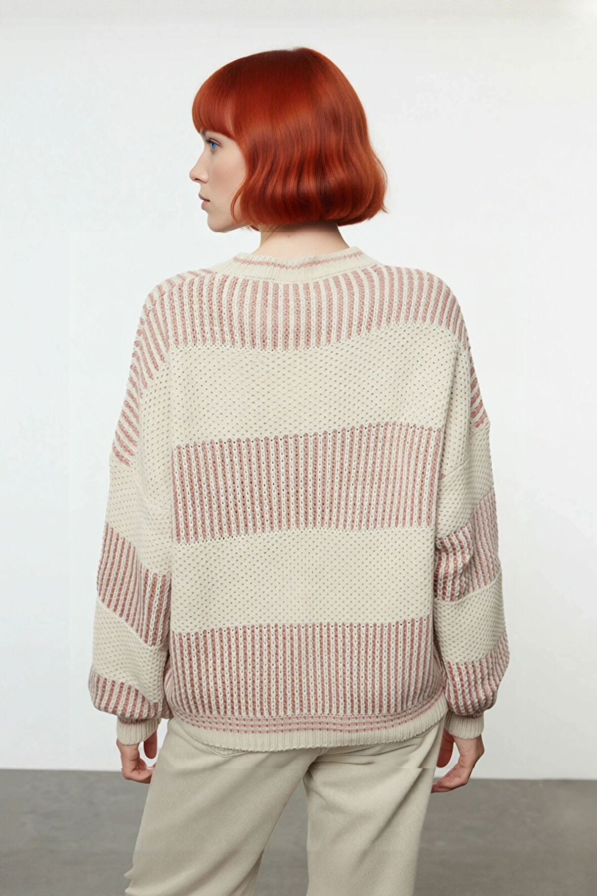 Kadın Basic Siluet Uzun Kollu Oversize Kesim Renk Bloklu Pike Dokuma Triko Kazak Kış Kombinlerinin