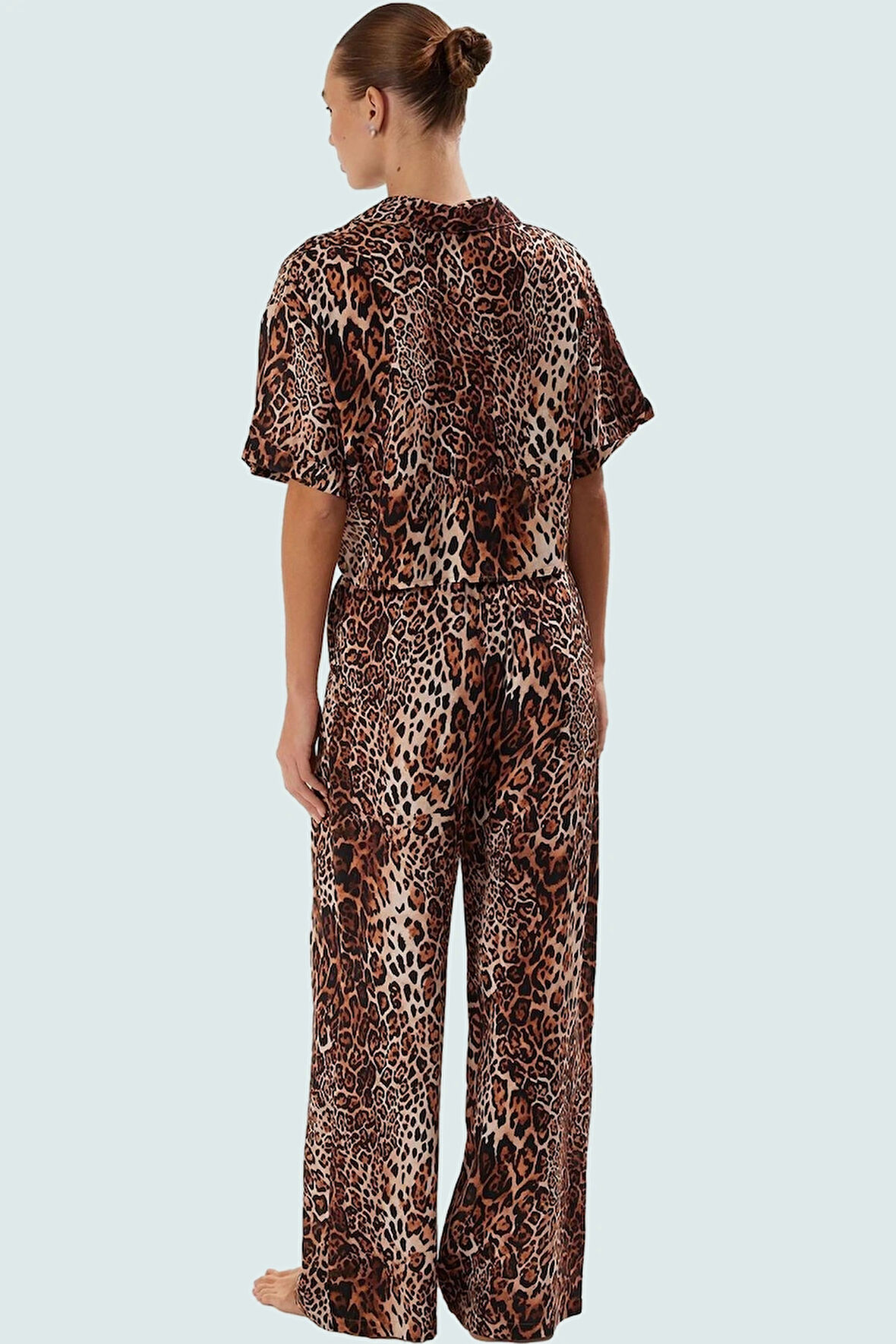 Rahat ve Şık Leopar Desenli Viskoz Plaj Takımı Yaz İçin Mükemmel Kaliteli İşçilik Seçkin Malzeme