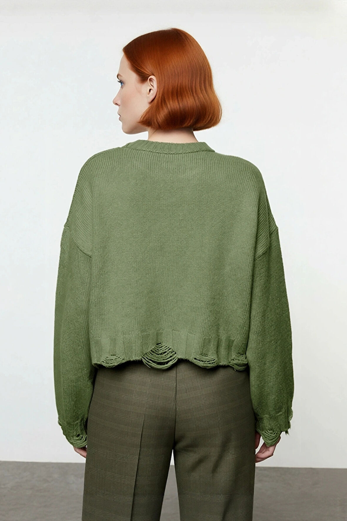 Kadın Basic Siluet Oversize Triko Kazak Crop Düşük Kol Akıtma Detaylı Soğuk Havalar İçin İdeal