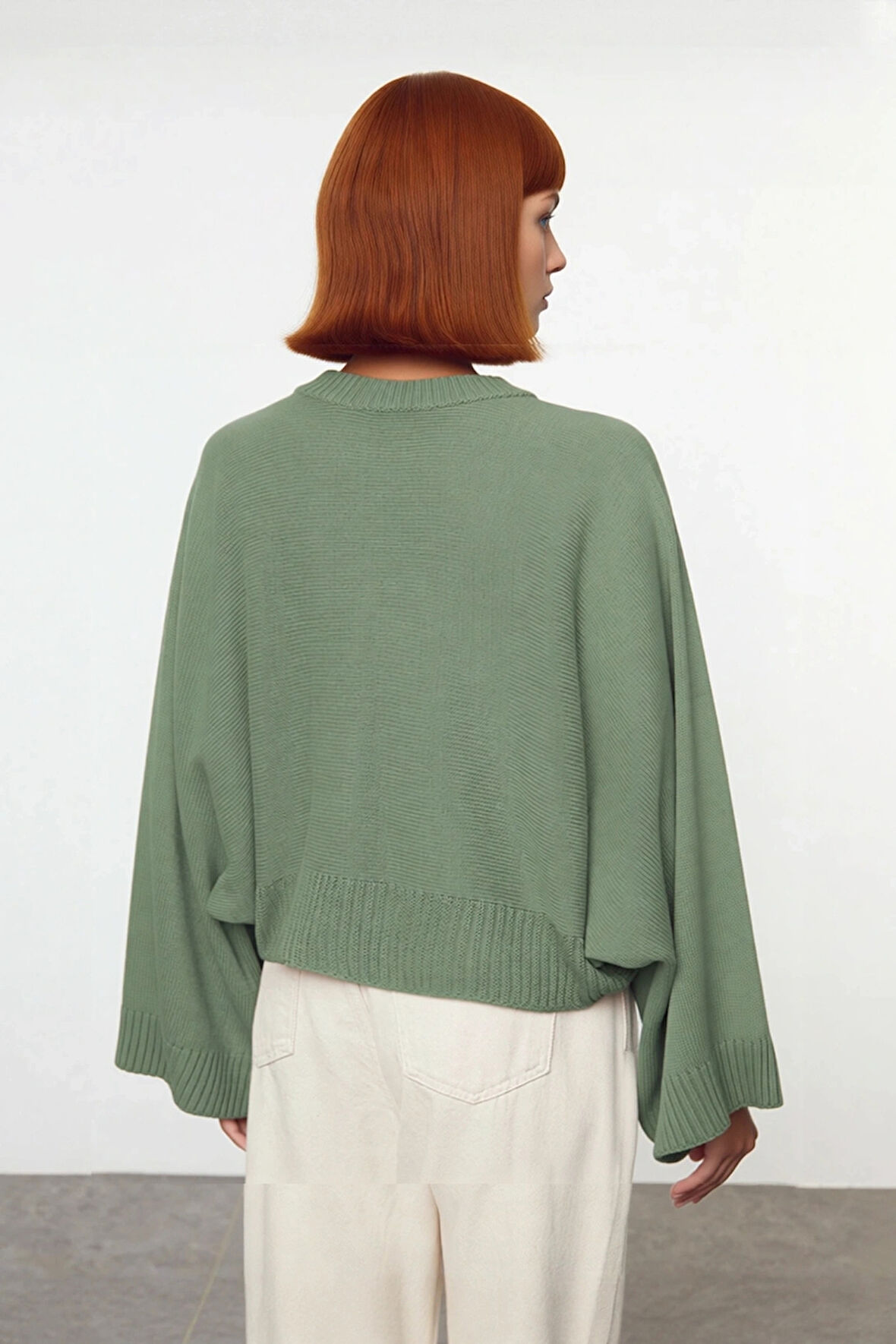 Kadın Basic Siluet Oversize Dik Yaka İspanyol Kol Akrilik Triko Kazak Konforlu Ve Modern Kaliteli