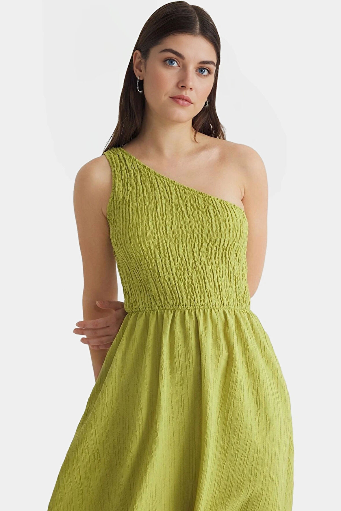 Şık ve Rahat Yazlık Midi Elbise Tek Omuz Polyester Kaliteli İşçilik Zarifane Tasarım