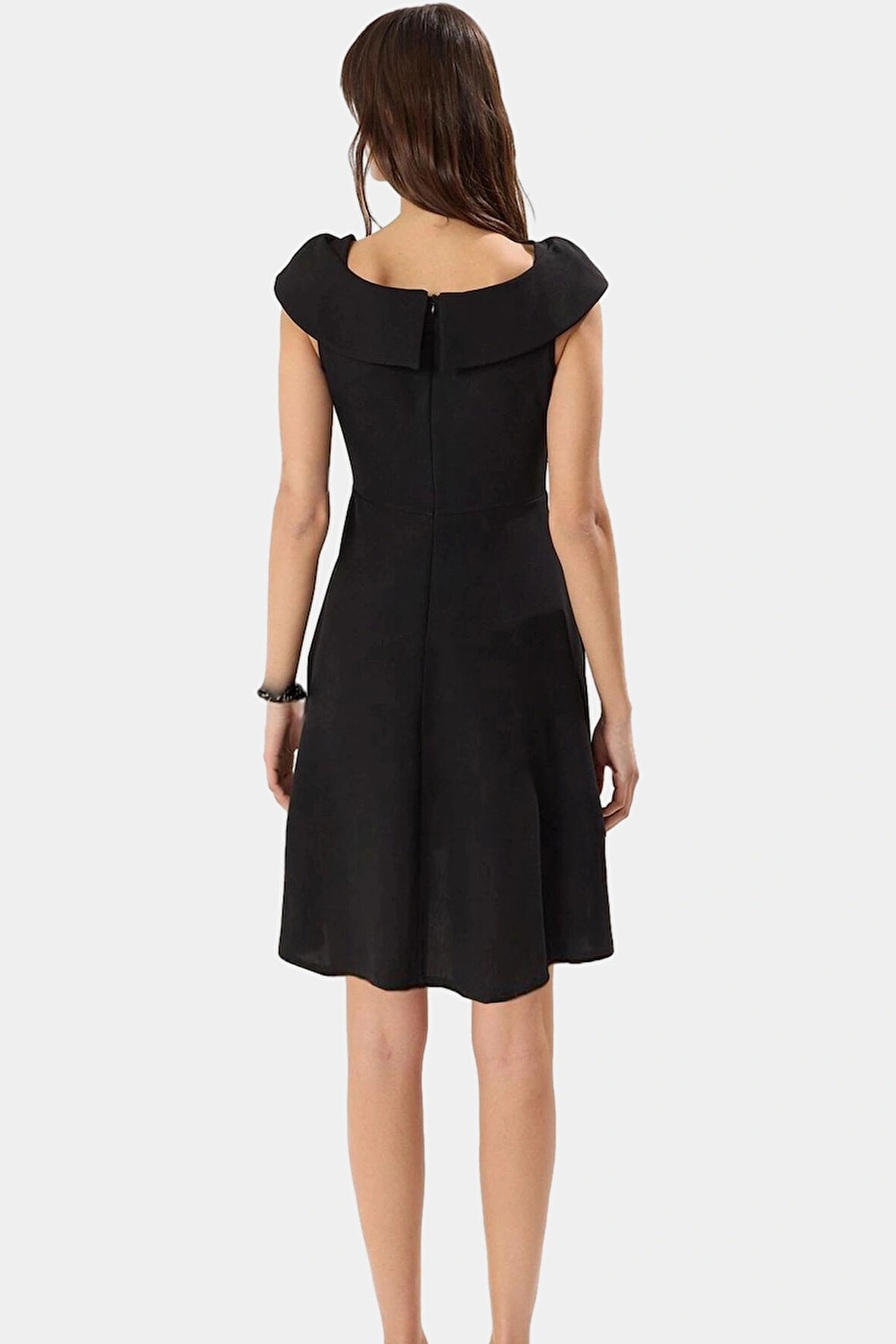 88 cm Boy Kolsuz Mini Elbise Carmen Yaka Belden Açılan Etek Yazlık Profesyonel Görünüm