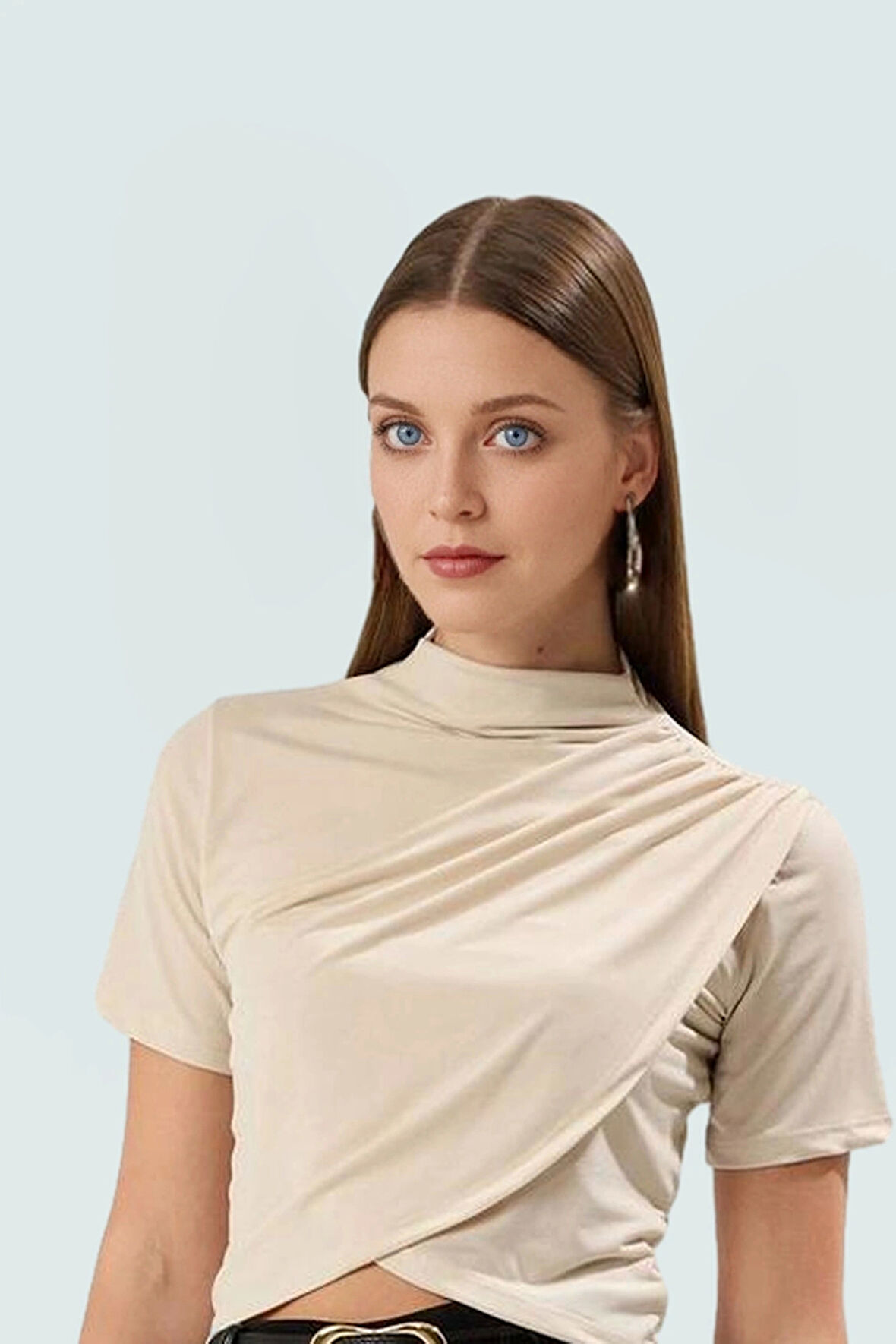 Yazlık Kısa Kollu Örme Bluz Dik Yaka Crop Rahat Şık Görünüm Seçkin Malzeme