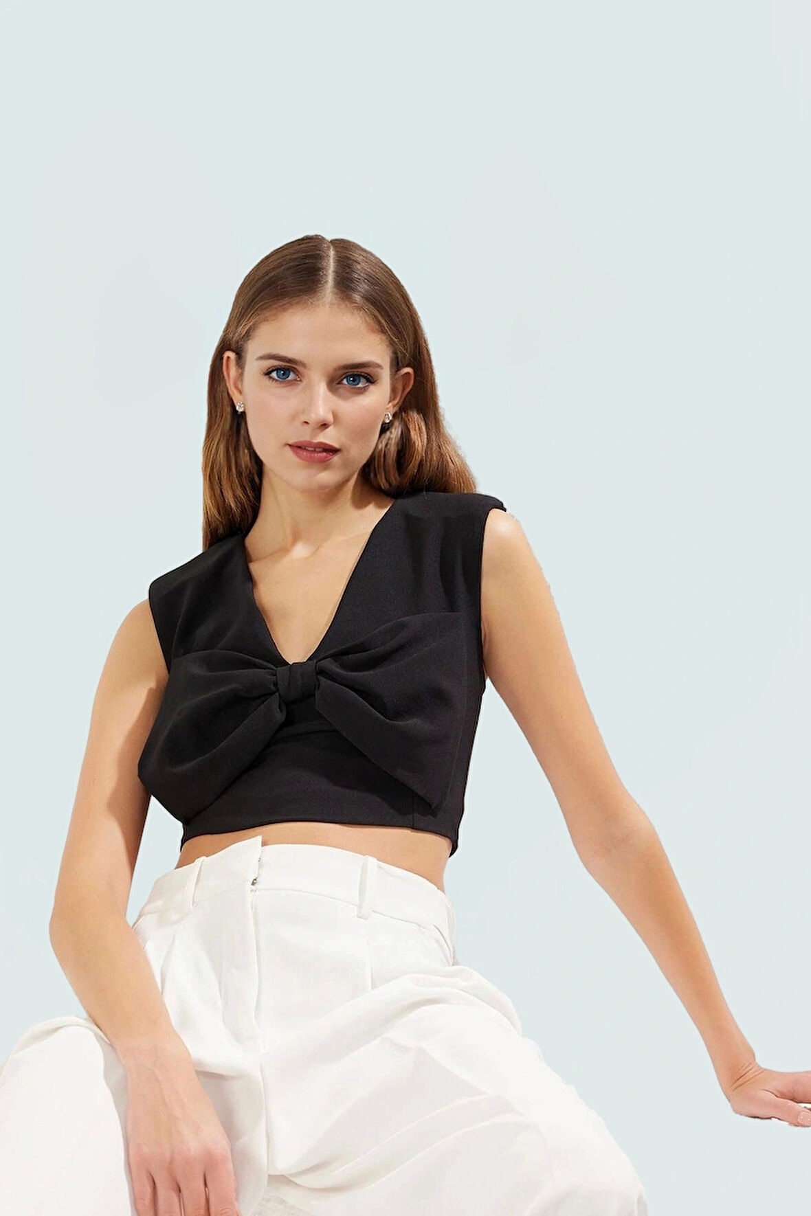 Yazlık Kadın Crop Bluz Fiyonk Detayı ile Şık ve Rahat Zarifane Tasarım Görünüm