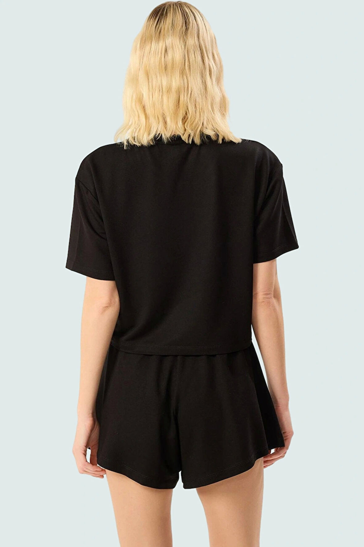 Nefes Alabilir Örme Kumaş Kadın T shirt Şort Takım Rahat Günlük Stil Modern Trend Tasarım