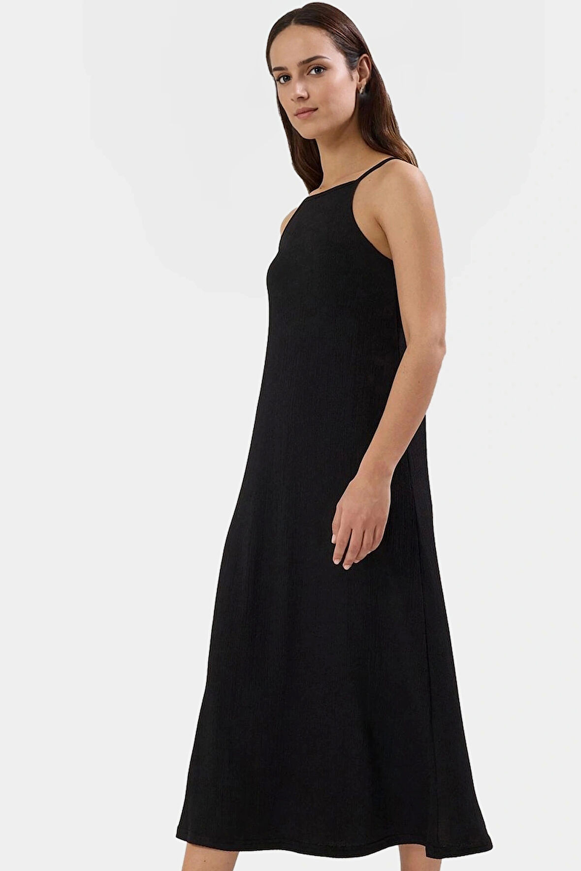 Rahat ve Şık Örme Midi Elbise Halter Yaka Bodycon Kalıp Yırtmaç Detayı Özenle Seçilmiş