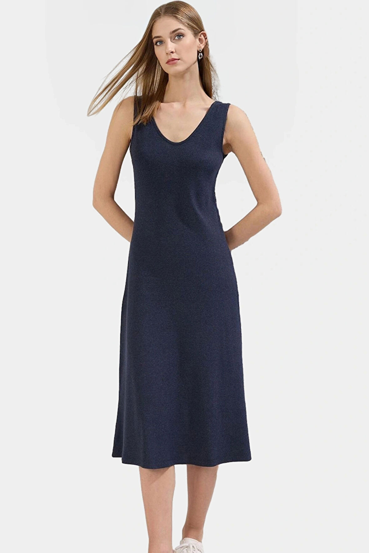 Şık ve Rahat Örme Midi Elbise Günlük Kullanım İçin Mükemmel Seçim