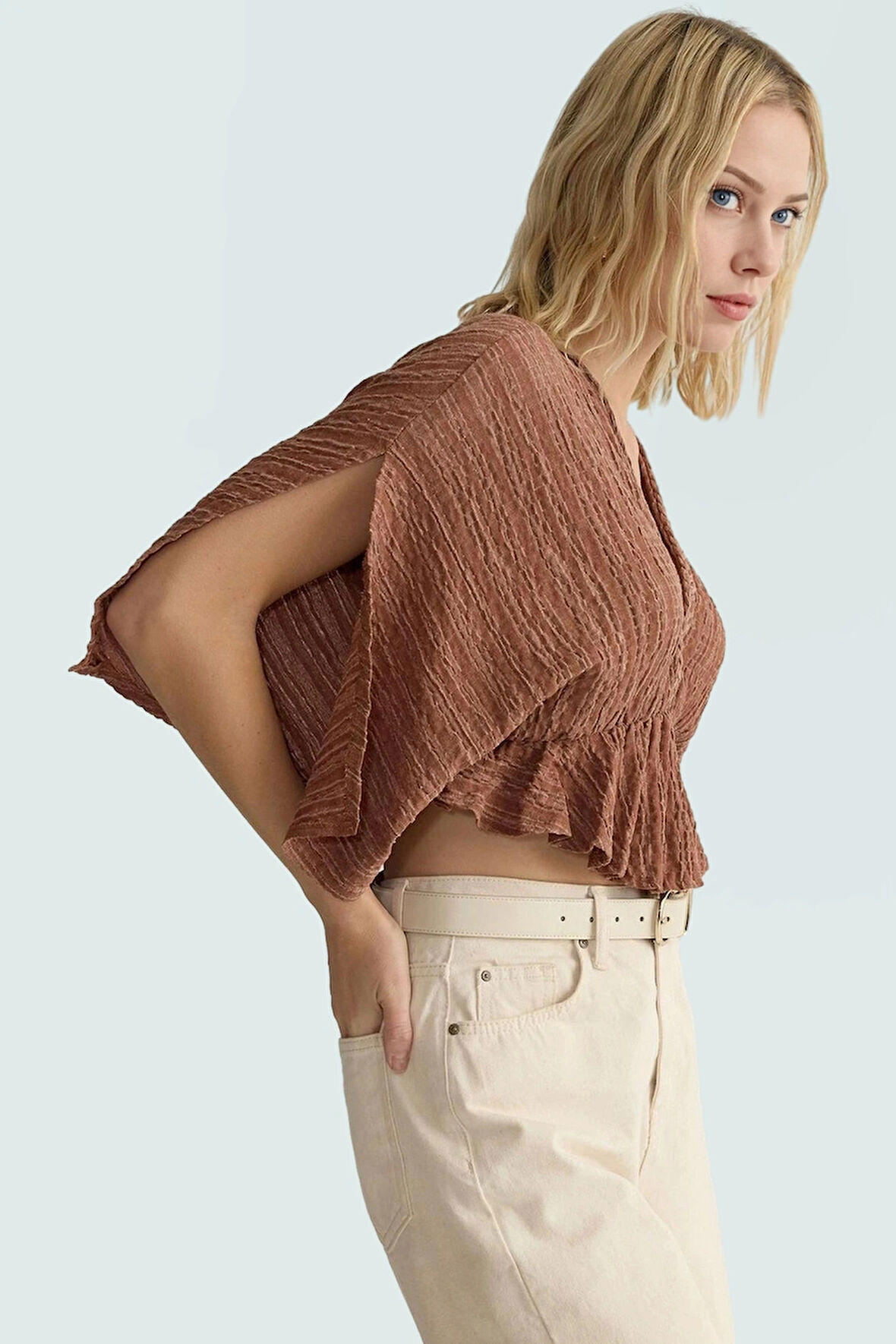 Dokuma Crinkle Bluz V Yaka Keten Karışımlı Yazlık Şıklık Rahat Kullanım Profesyonel Görünüm