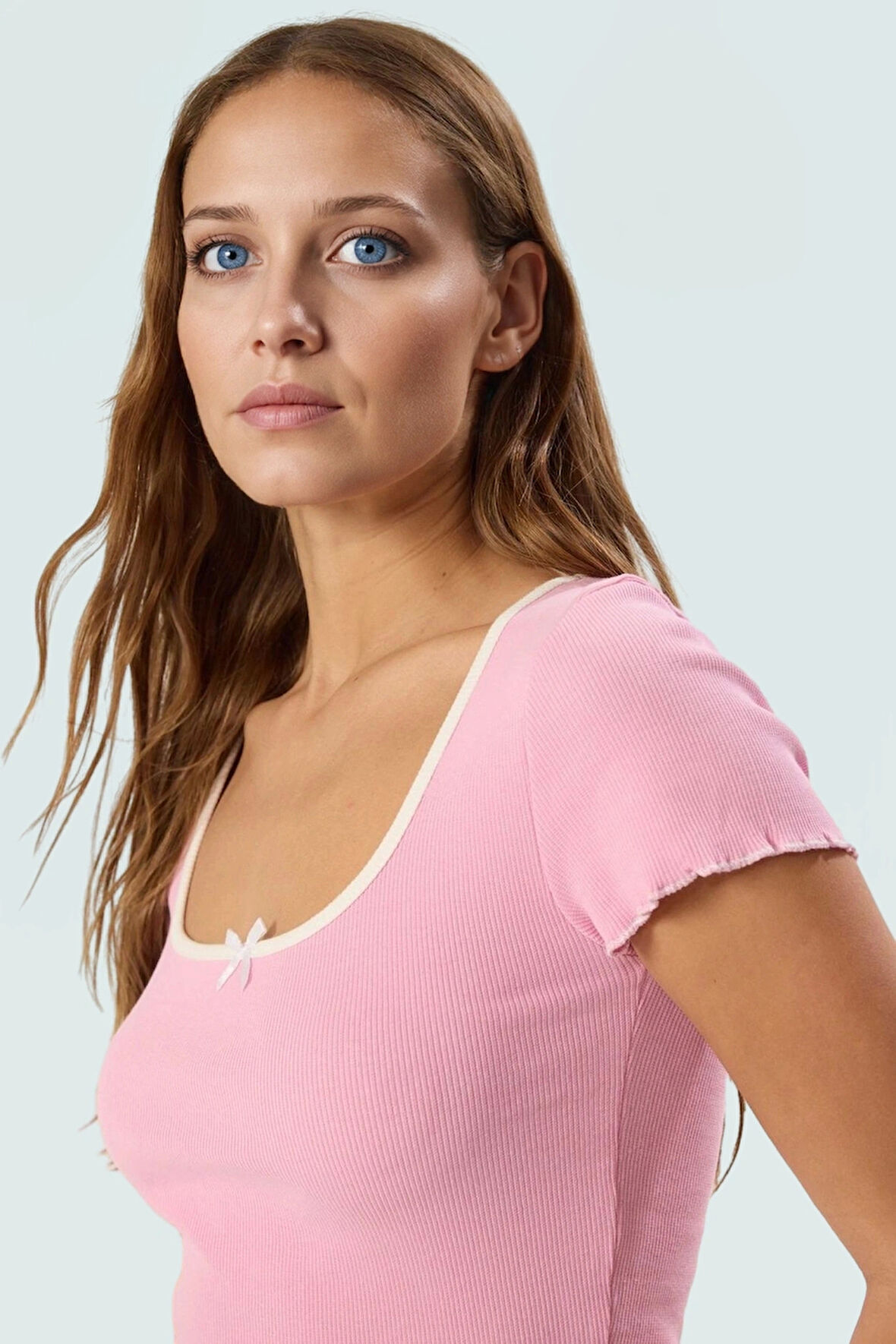 Pamuklu Örme Bluz Fitted Kalıp Havuz Yaka Kısa Kol Modern Stil Trend Tasarım