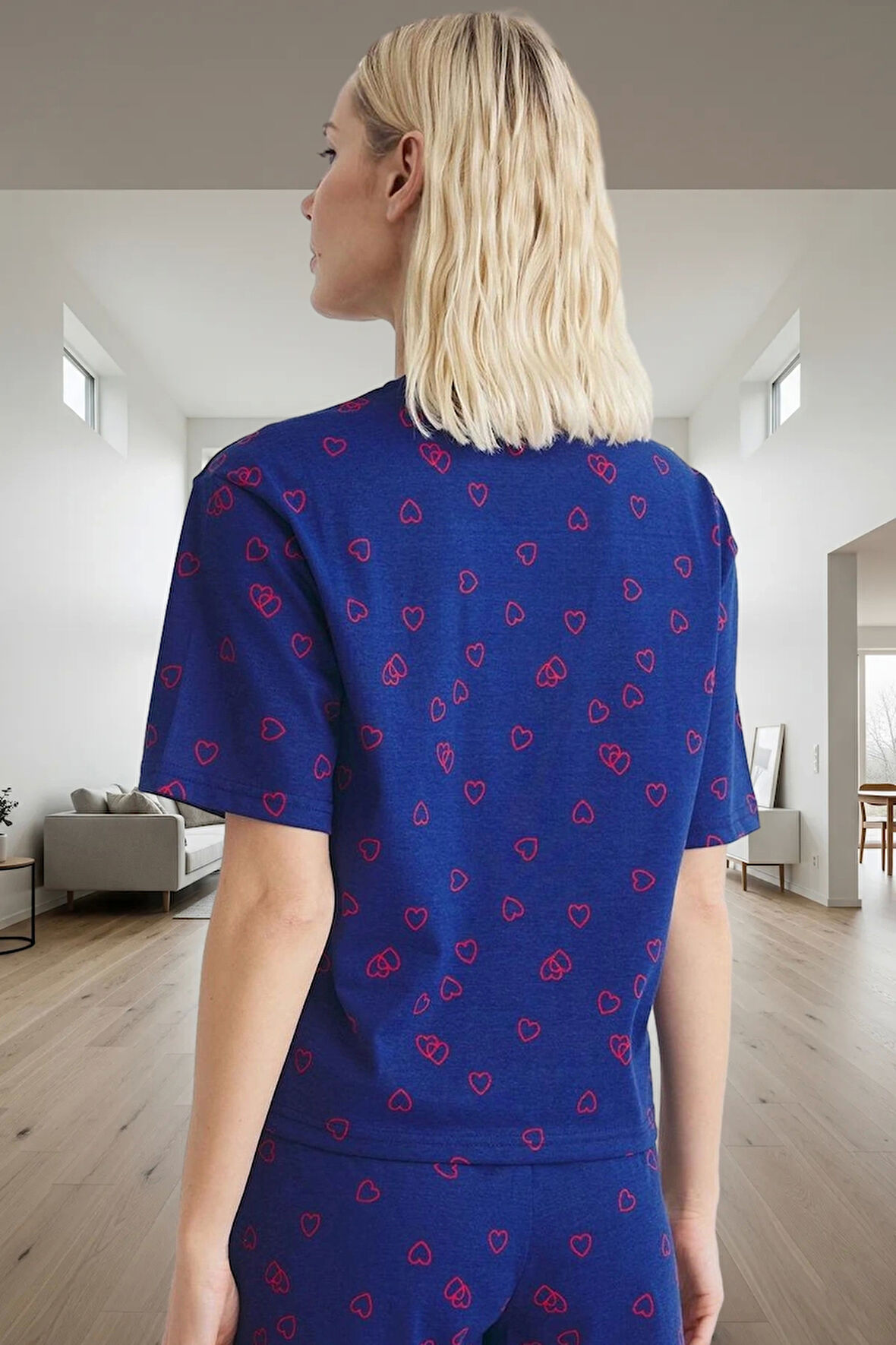 Yazlık Pamuklu Pijama Takımı Regular Kalıp ve Kalpli Desen Özel Tasarım Seçkin Malzeme Modern Stil