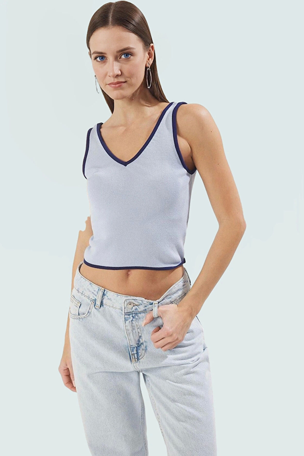 V Yaka Kolsuz Triko Bluz Renk Günlük Kombinler İçin Seçkin Malzeme Konforlu Kesim