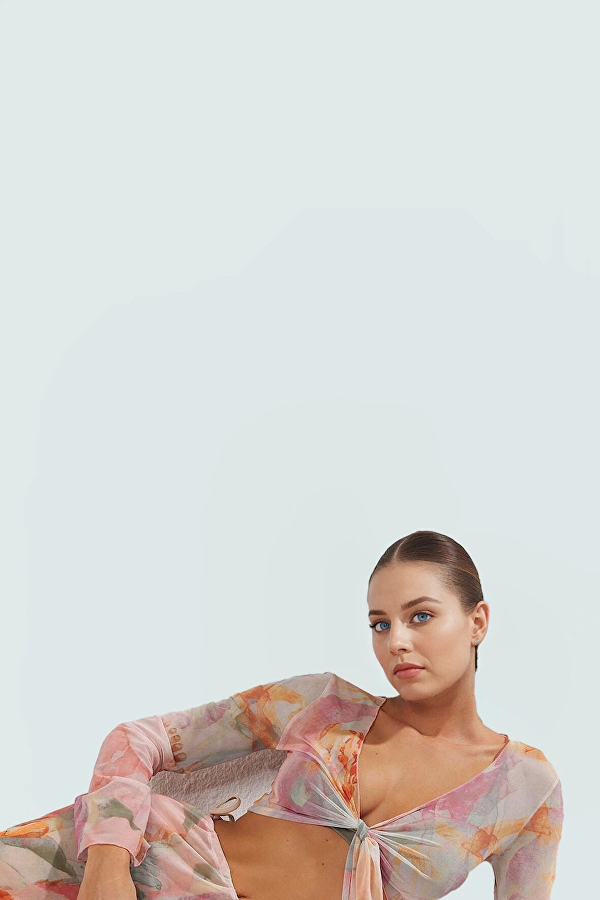 Polyester Mesh Bluz Etek Takım Yazlık Şıklık ve Konfor Özel Tasarım Modern Stil Yüksek Kalite