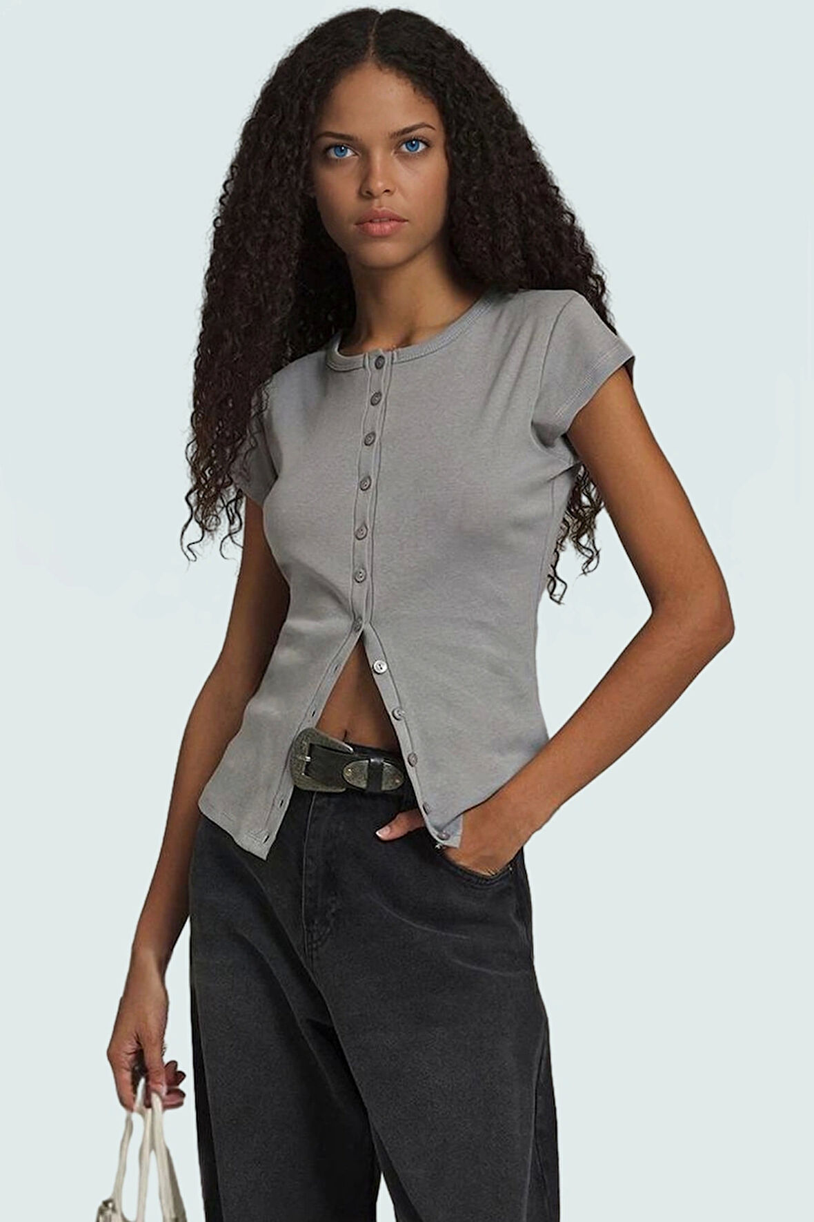 100 Pamuk Ribana Kumaştan Üretilen Düğmeli Fitted Bluz Yüksek Kalite Modern Stil Dayanıklı Malzeme